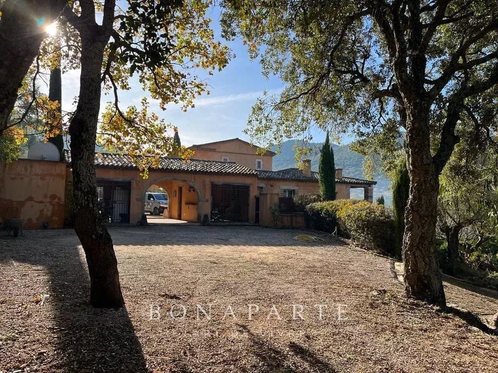 Propriété de charme située au Plan de la Tour, dans un parc de 2ha, avec vue panoramique sur les collines - Photo 10