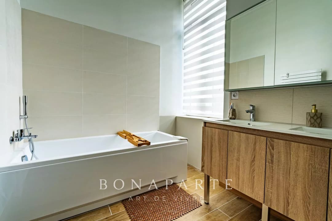 Charme et Art de Vivre à la Française : magnifique Maison de Maître en plein cœur de village - Photo 17