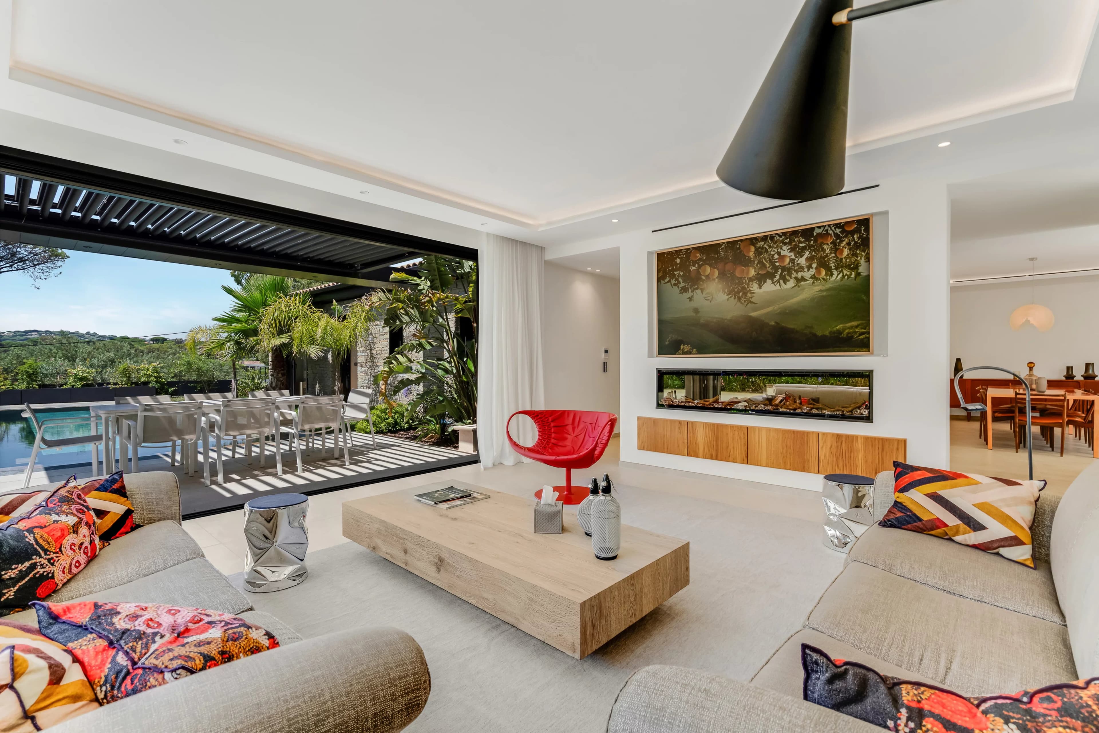 SAINTE-MAXIME - JOLIE VILLA CONTEMPORAINE DE 230m² - A PIEDS DE LA PLAGE DE LA NARTELLE - Photo 4