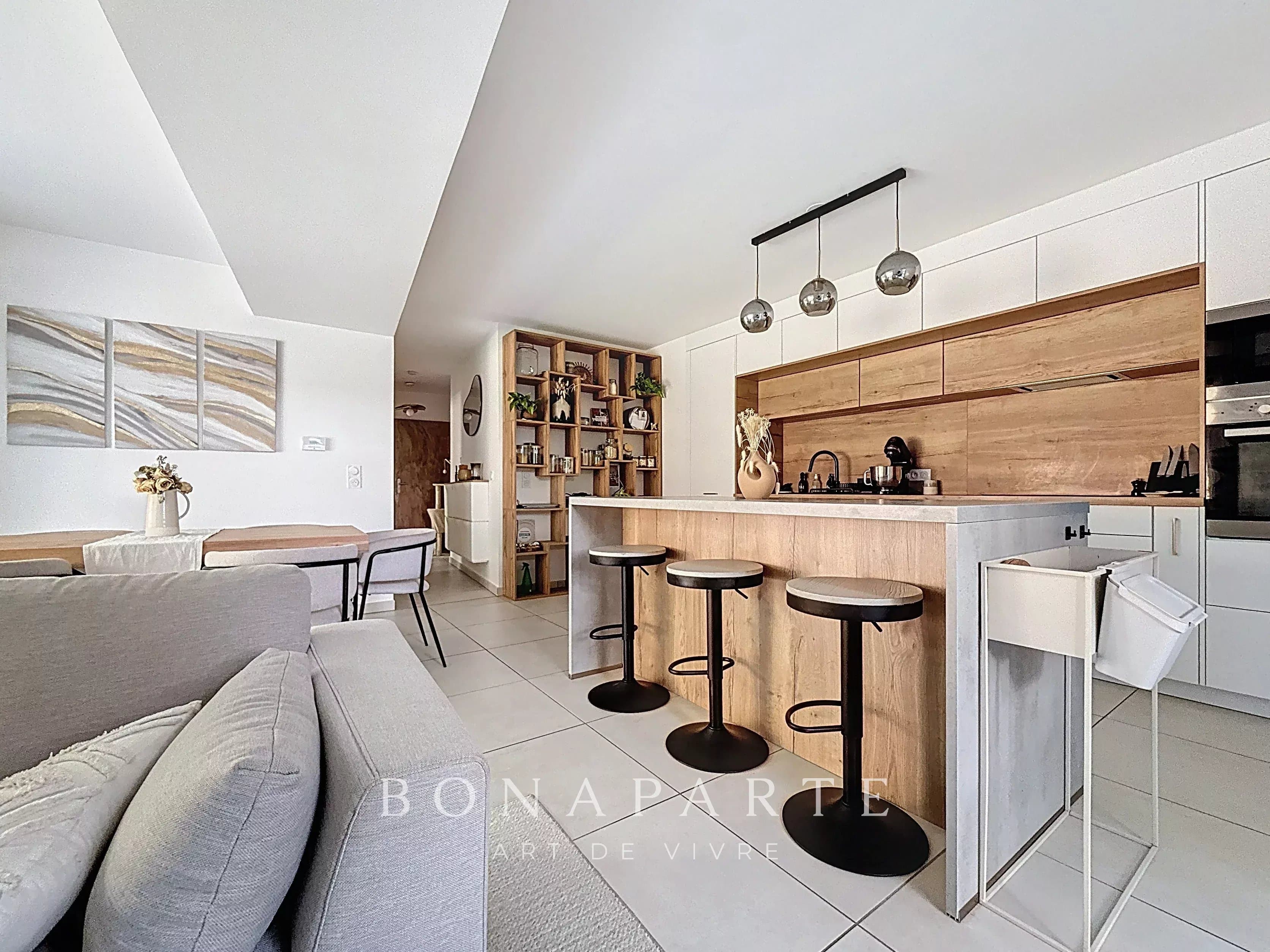 Divonne-Les-Bains Centre-ville - Appartement avec jardin - Photo 4