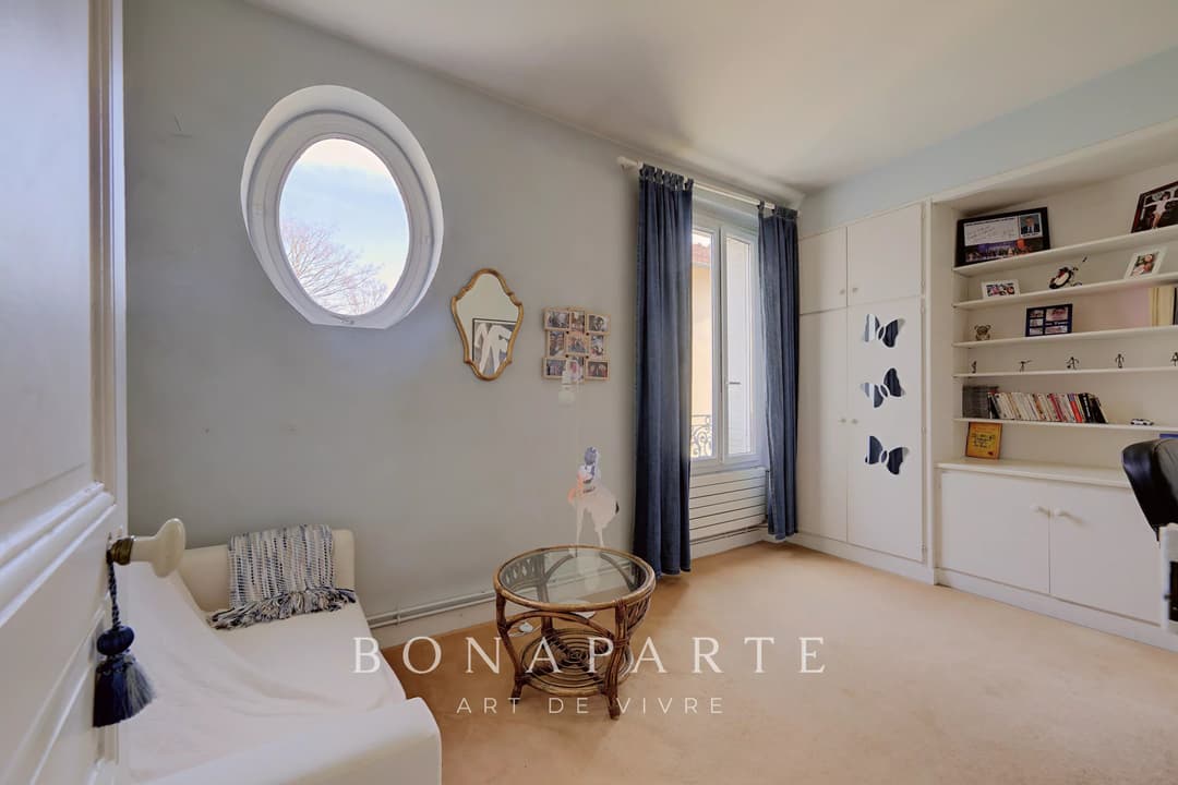 SURESNES - Maison en pierre meulière avec jardin à l’abri des regards – 204 m² - Photo 12