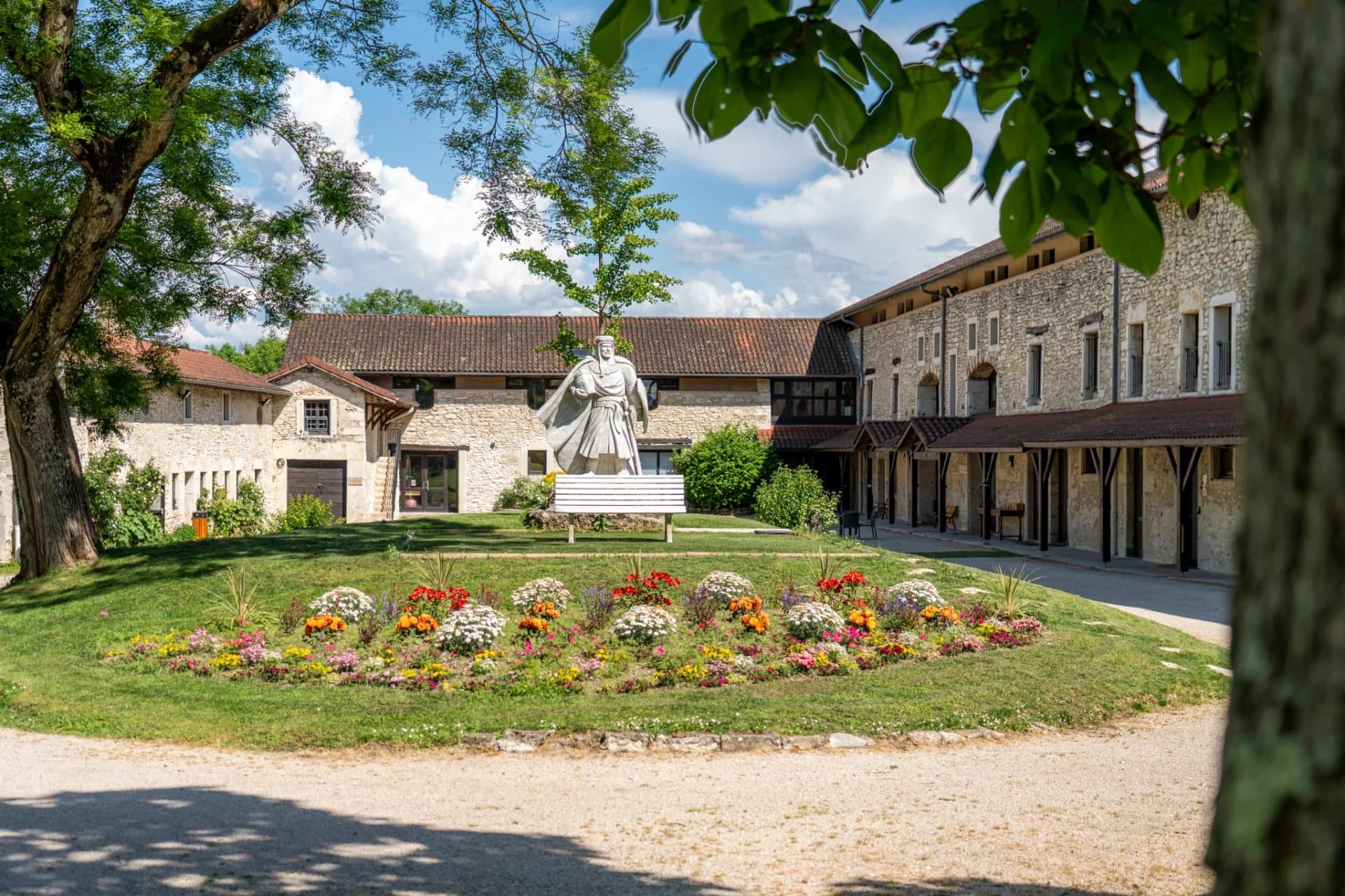 CHÂTEAU D’EXCEPTION – DOMAINE HÔTELIER 4★ & ÉVÉNEMENTIEL - Photo 24