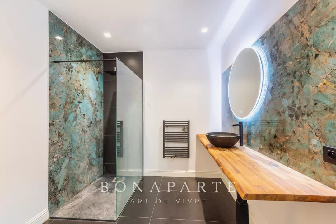 RARE : Superbe propriété en pierre d'une surface totale de plus de 450 m² entièrement rénovée - Photo 13