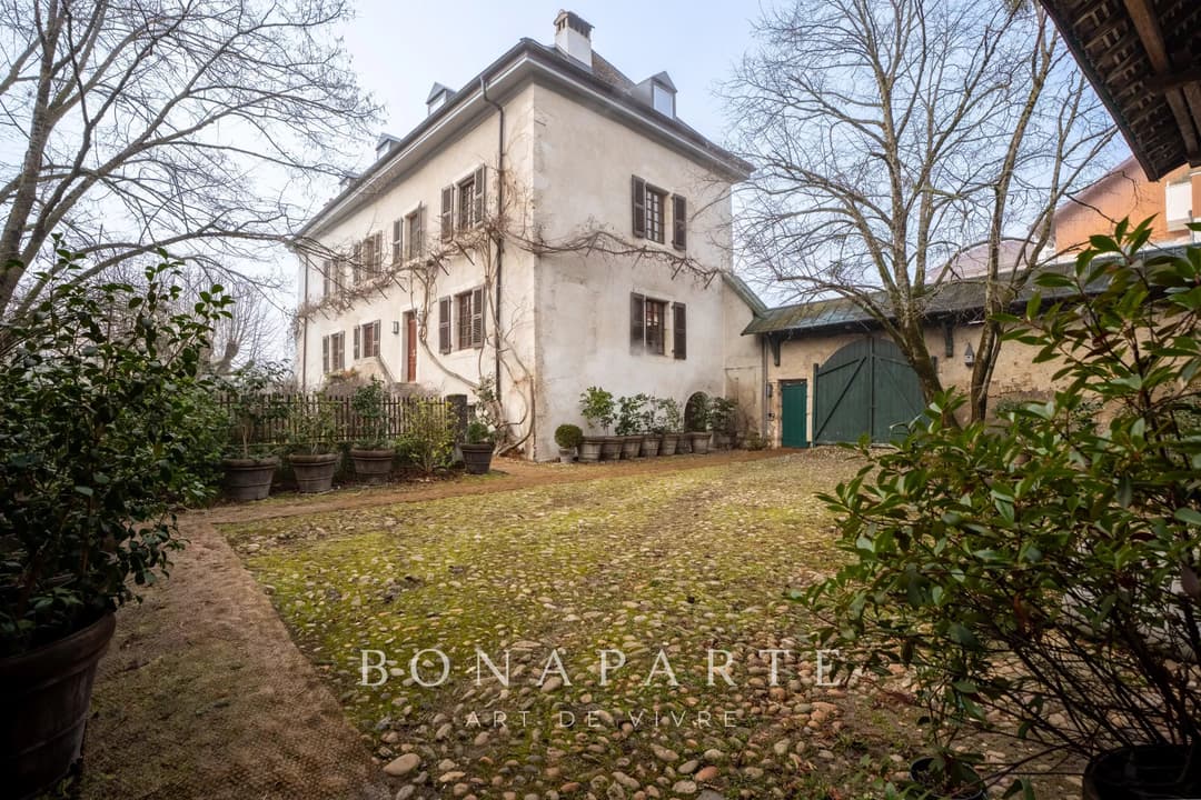 Cessy - Maison de maître historique - Photo 27