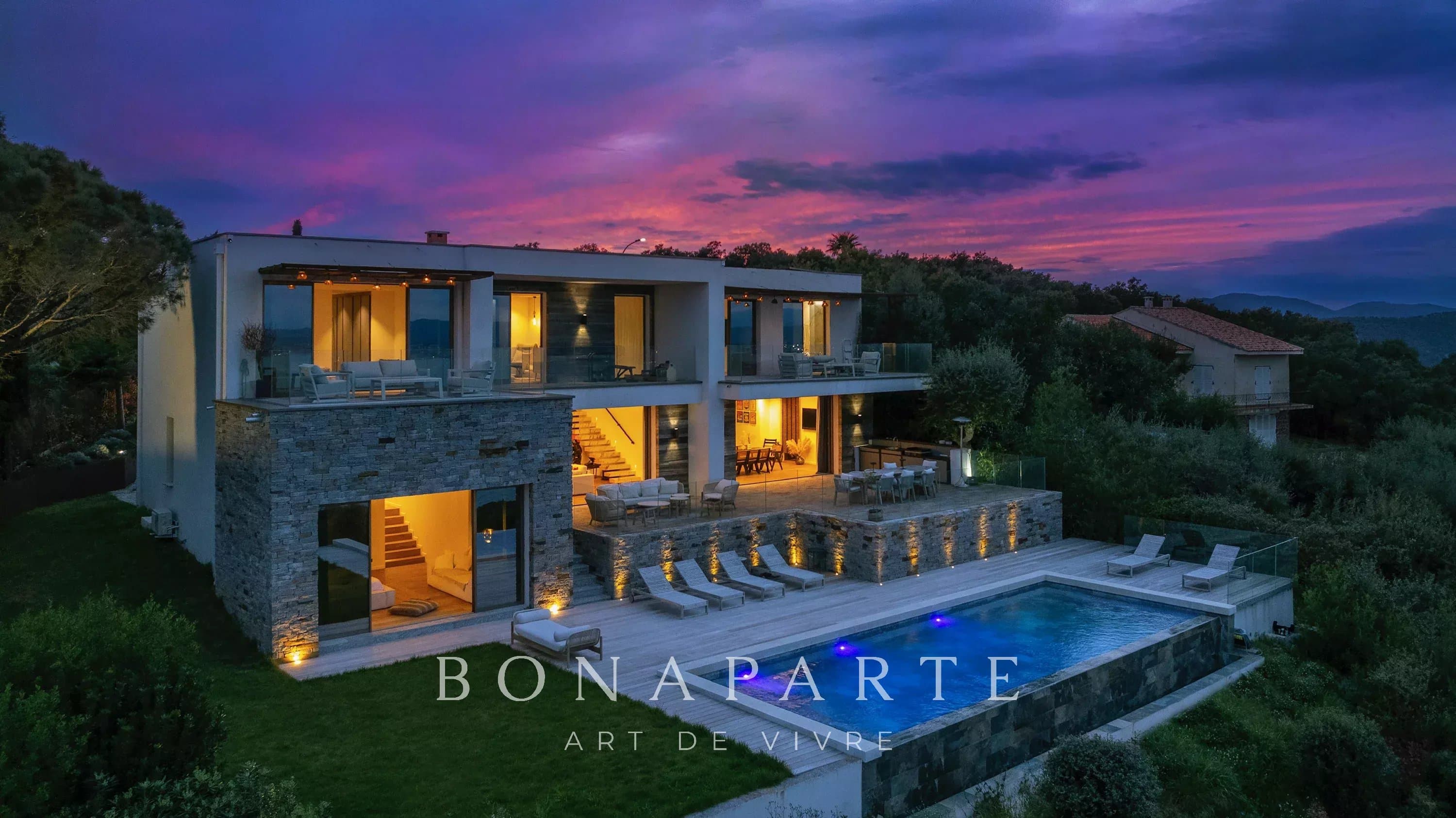 CONTEMPORARY VILLA PANORAMIC SEA VIEW