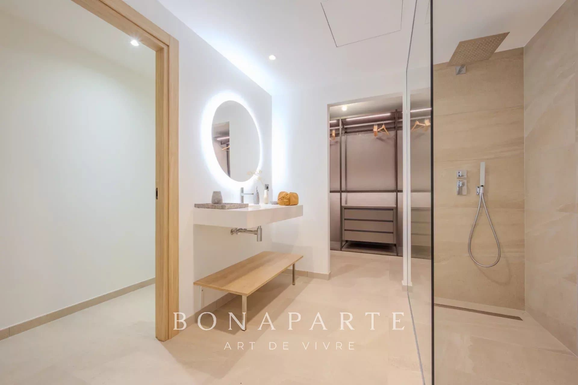 GASSIN - SAINT-TROPEZ Exclusivité : Magnifique villa-appartement en duplex avec très belle vue mer - Photo 18