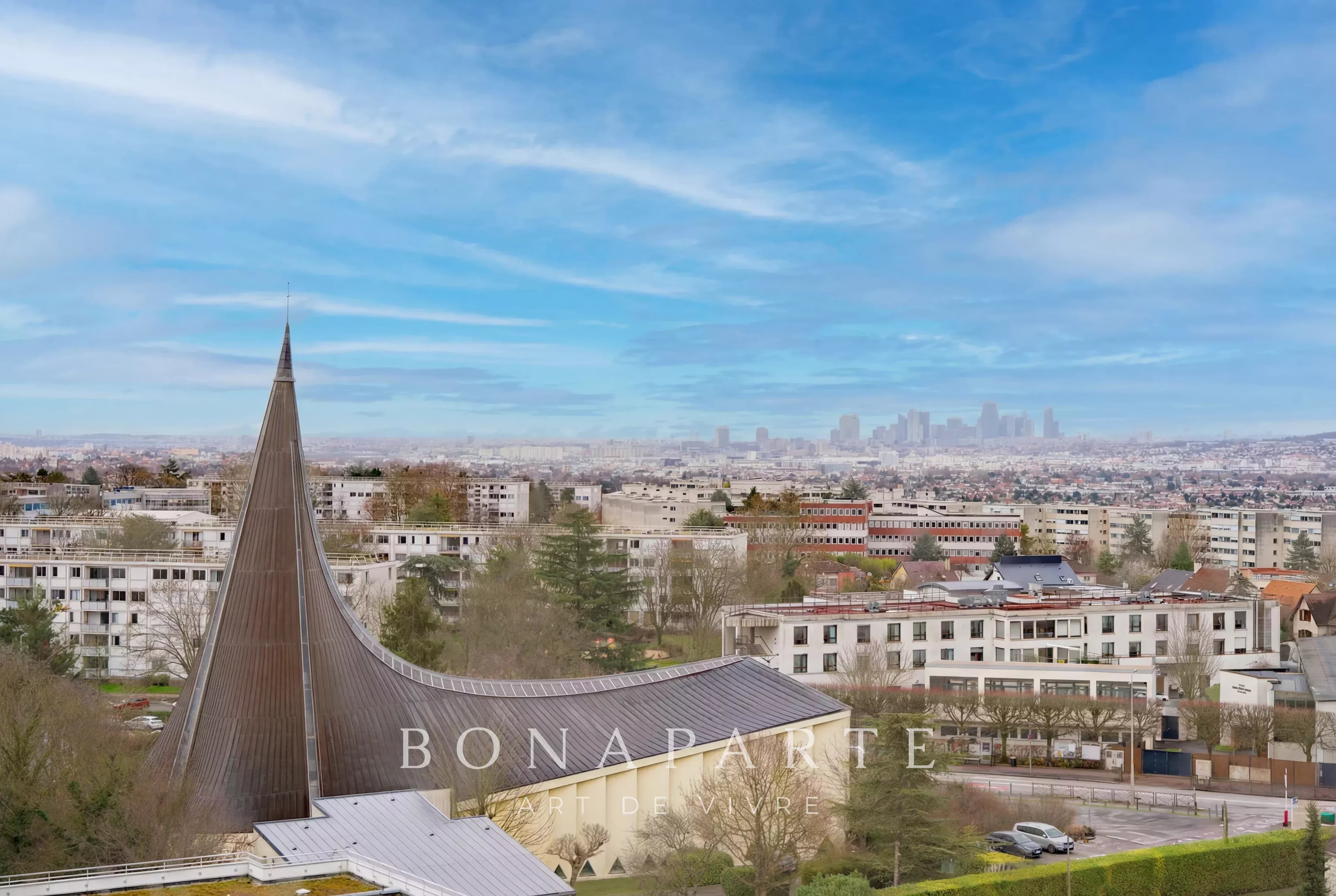 MARLY-LE-ROI - APPARTEMENT 4 PIECES - AVEC CAVE, PARKING ET GARAGE - Photo 9