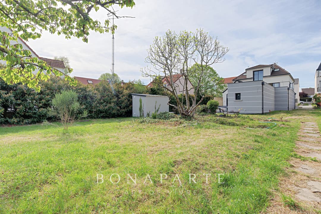 Antony centre – Maison récente de 230 m² avec ascenseur, piscine 8x4 et dépendances sur terrain de 1 150 m² - Photo 25