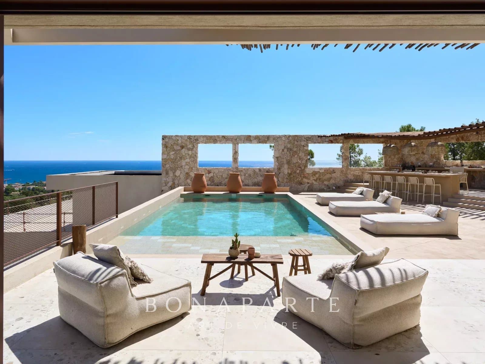 VILLA CONTEMPORAINE D’EXCEPTION – VUE PANORAMIQUE SUR LA MÉDITERRANÉE - Photo 1