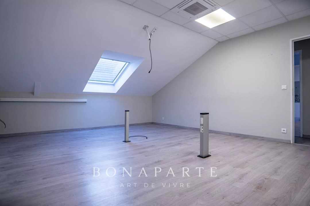 MEILLON – Locaux professionnels avec entrepôt et bureaux – 625 m² - Photo 8