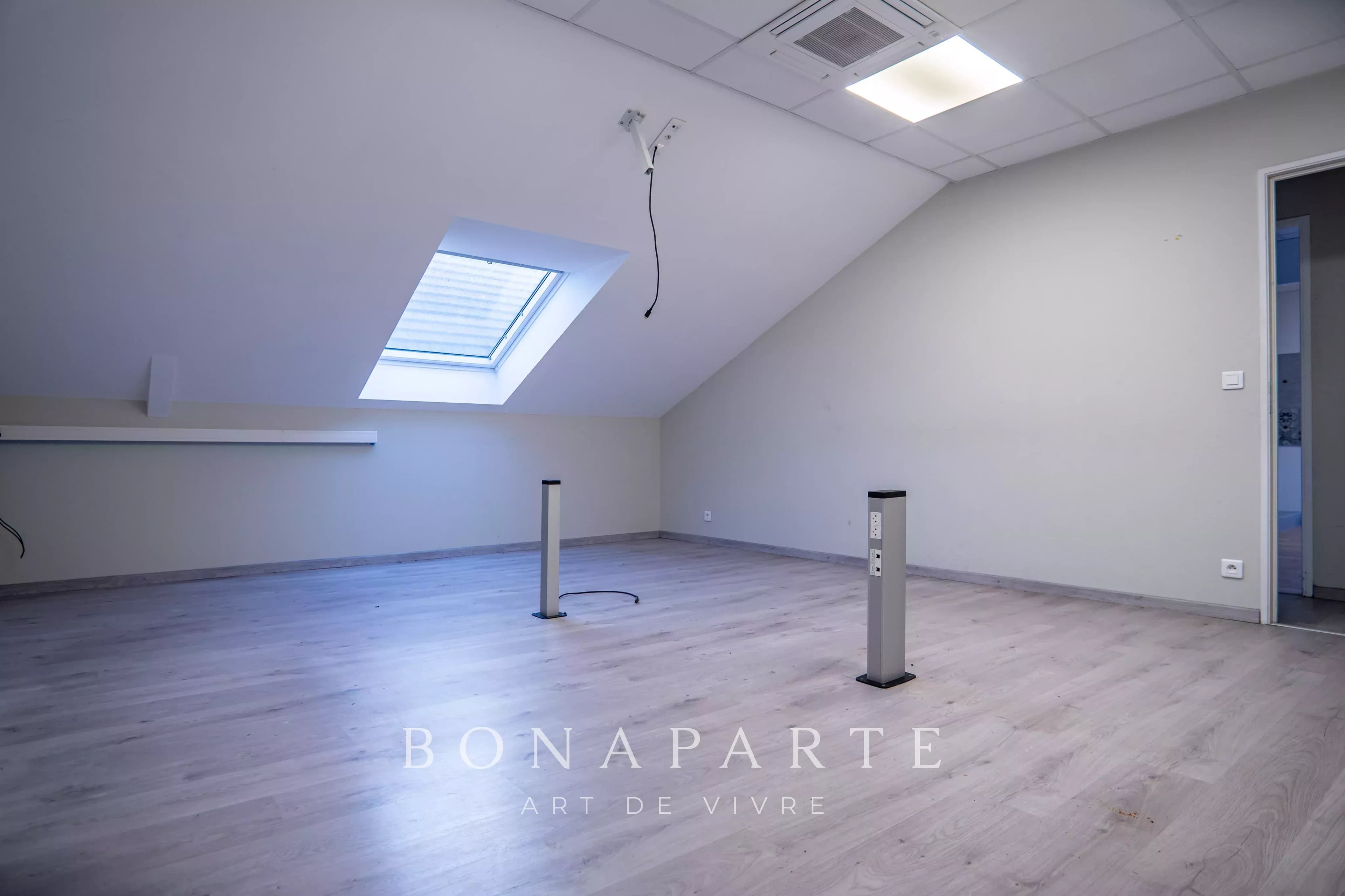 MEILLON – Locaux professionnels avec entrepôt et bureaux – 625 m² - Photo 8