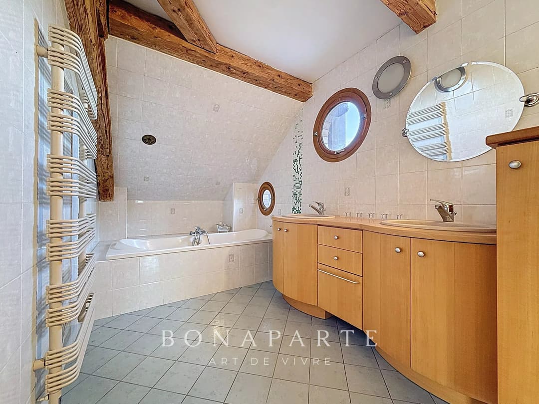 Gex - Appartement de caractère de 192 m² et 246 m² au sol - Photo 15