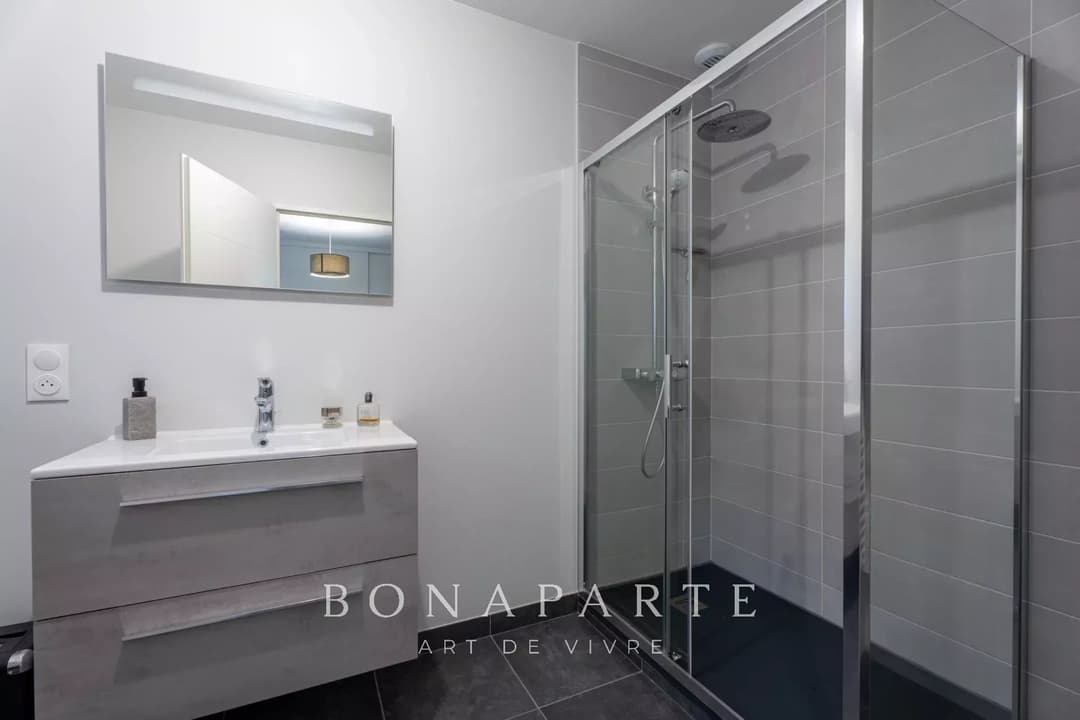 Divonne-les-Bains - Magnifique villa contemporaine avec piscine et vue Mont-Blanc - Photo 13