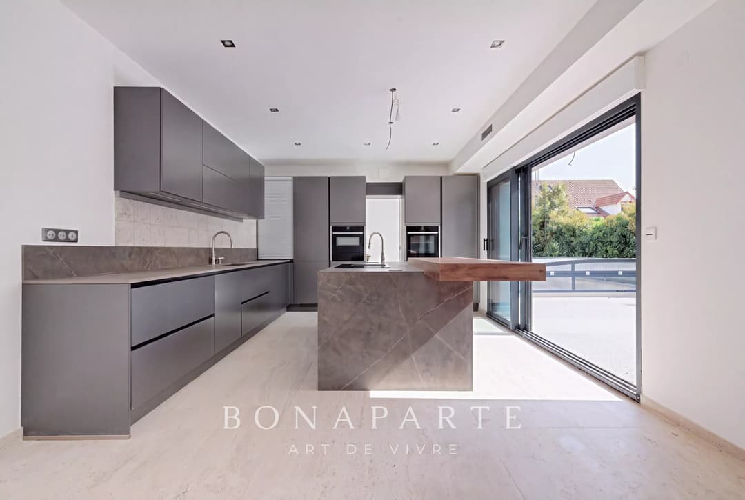 Antony centre – Maison récente de 230 m² avec ascenseur, piscine 8x4 et dépendances sur terrain de 1 150 m² - Photo 5