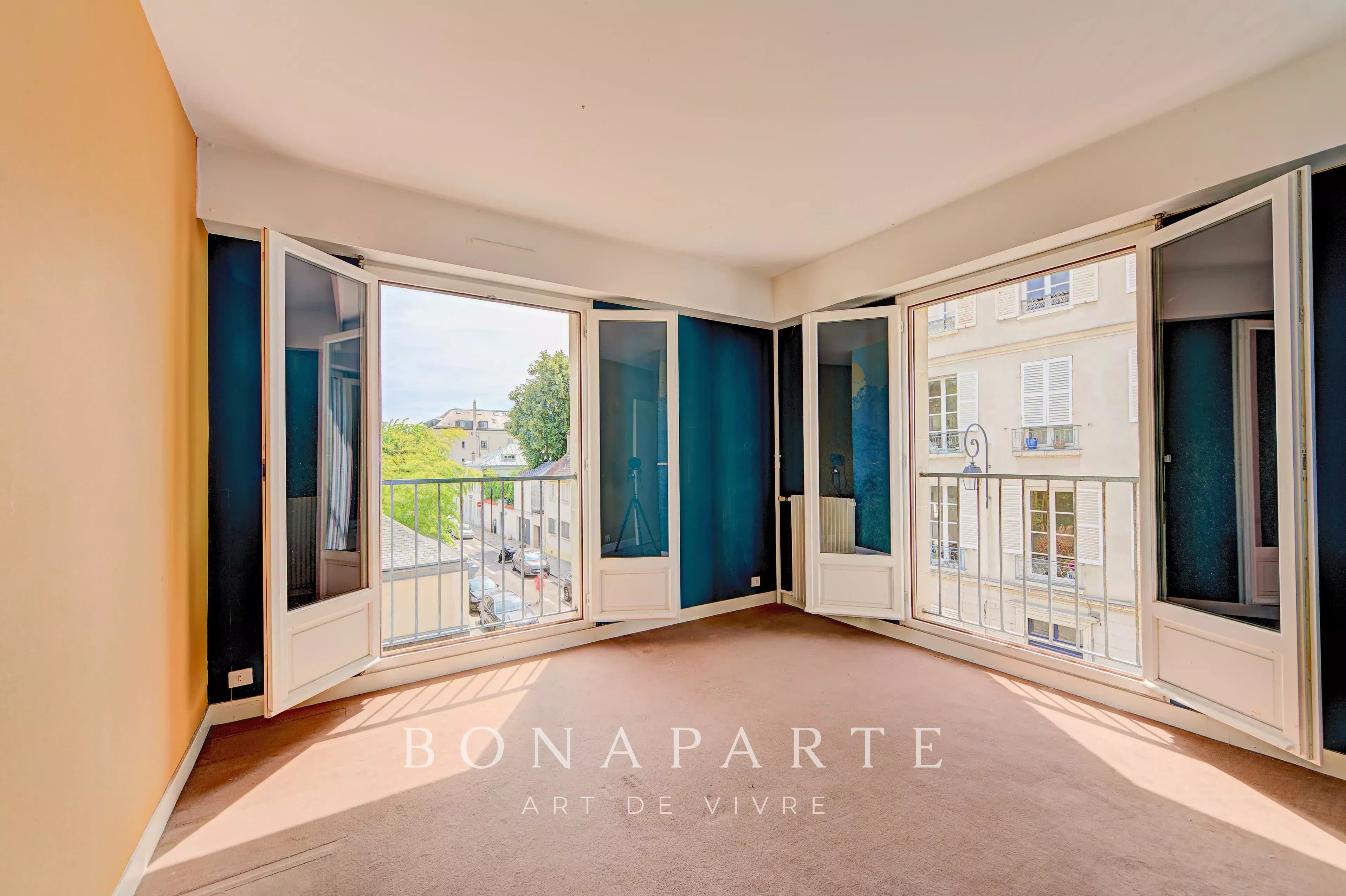 VERSAILLES - ENTRE CHÂTEAU ET MARCHÉ NOTRE-DAME – 115 M² – 3 CHAMBRES – 2 PARKINGS EN SOUS-SOL - Photo 14