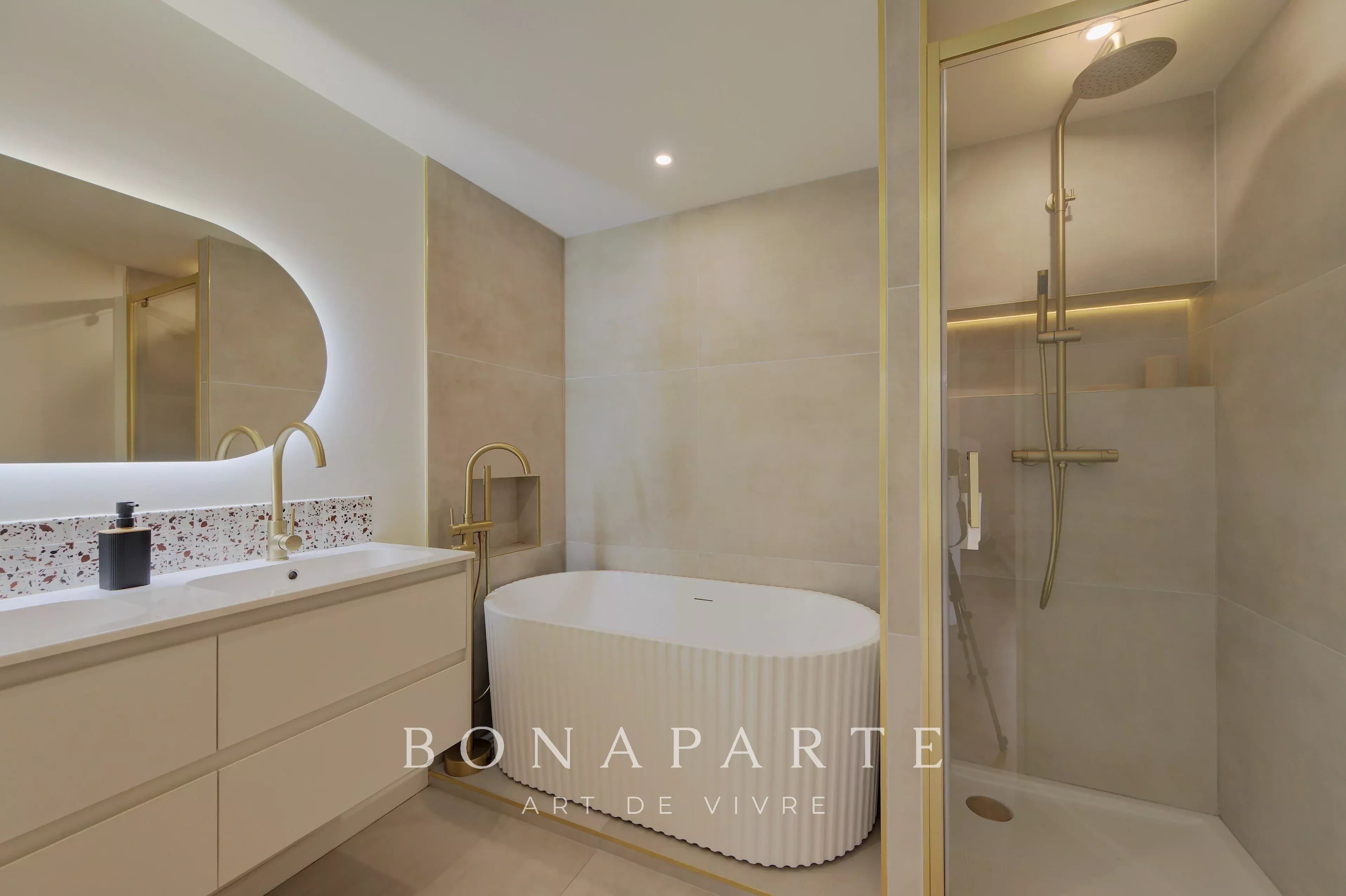 3 pièces 60 m² rénové et meublé – Balcon – Ascenseur – Séjour 30 m² Sud-Est - Photo 9