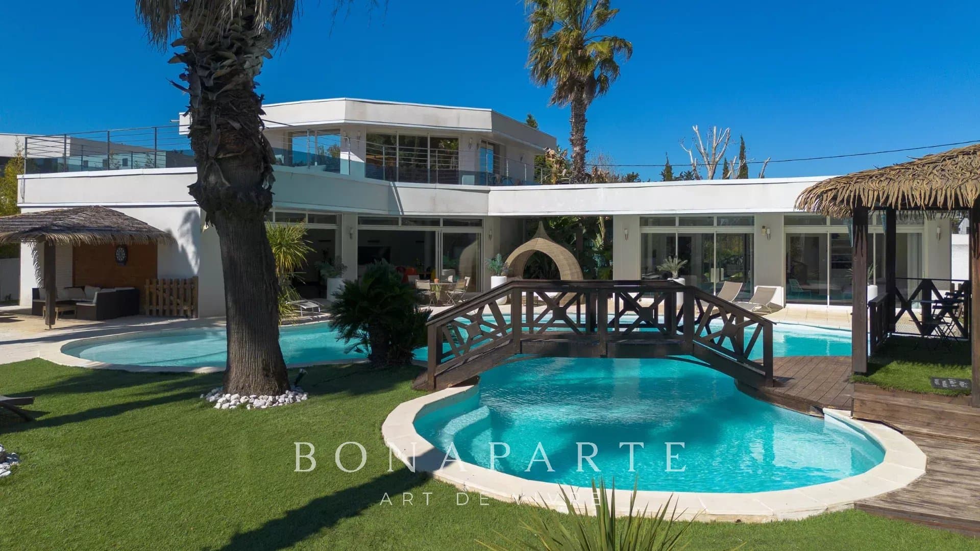 Villa contemporaine d’exception à quelques pas de la mer – Élégance, volumes et art de vivre méditerranéen - Photo 1