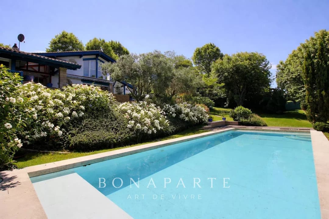 ARCANGUES - PROPRIETE AVEC PISCINE - FACE AU GOLF - Photo 2