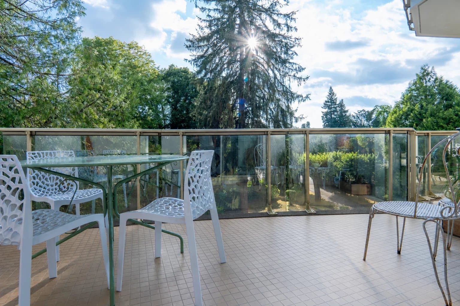 Trespoey – Duplex avec balcons, garage et ascenseur - Photo 1