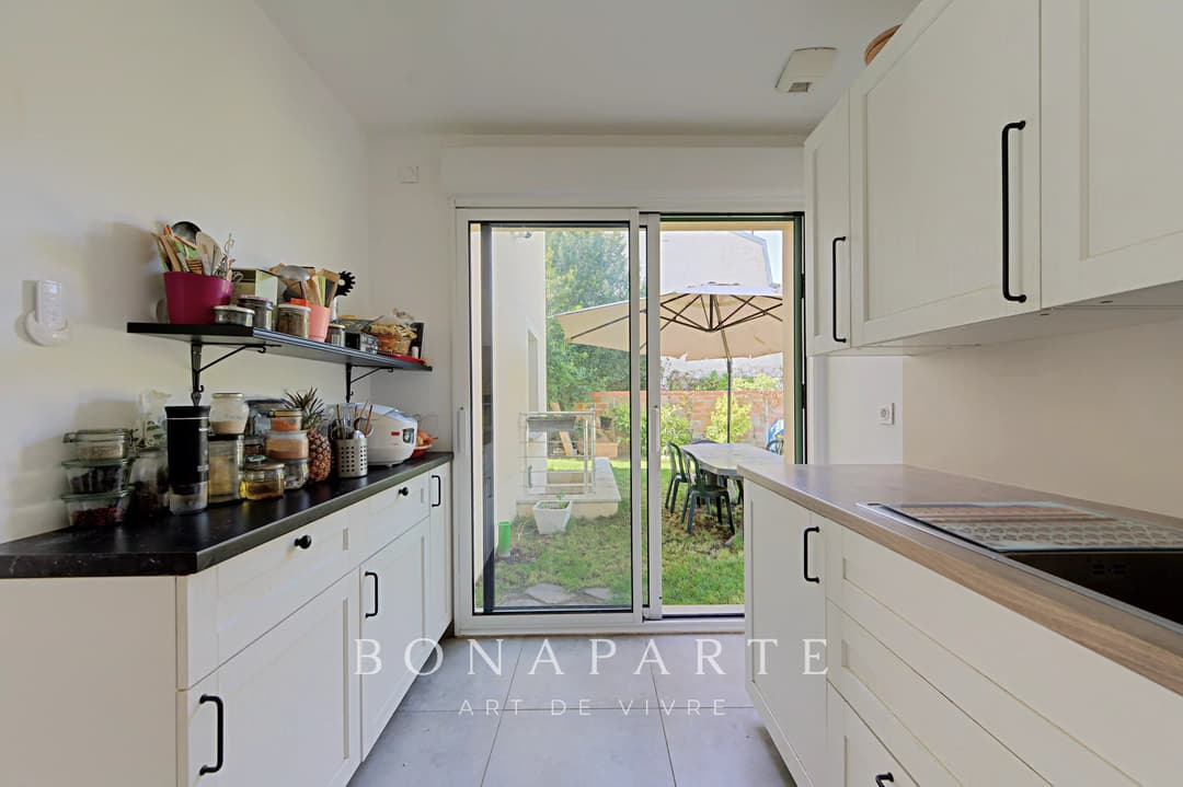 MAISONS-LAFFITTE, MAISON RECENTE À PROXIMITÉ IMMÉDIATE DU CENTRE-VILLE - Photo 4