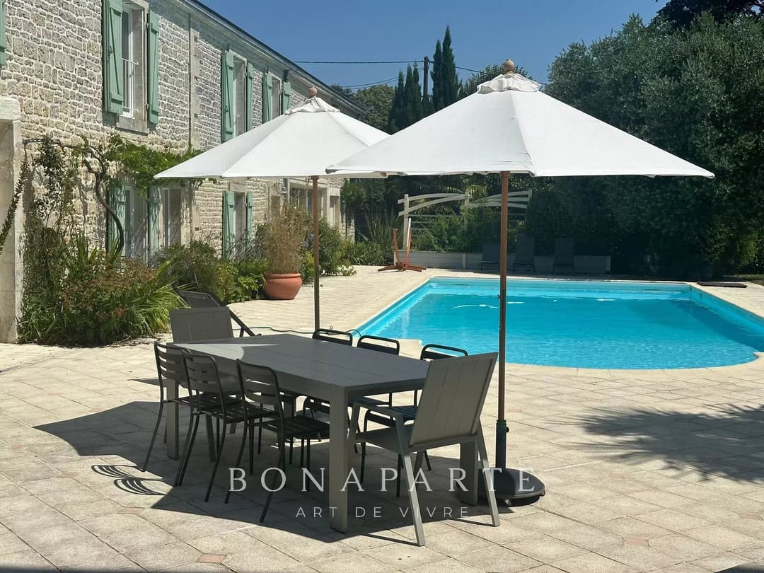 Propriété d'exception : Élégante maison de maître avec dépendances - Photo 16