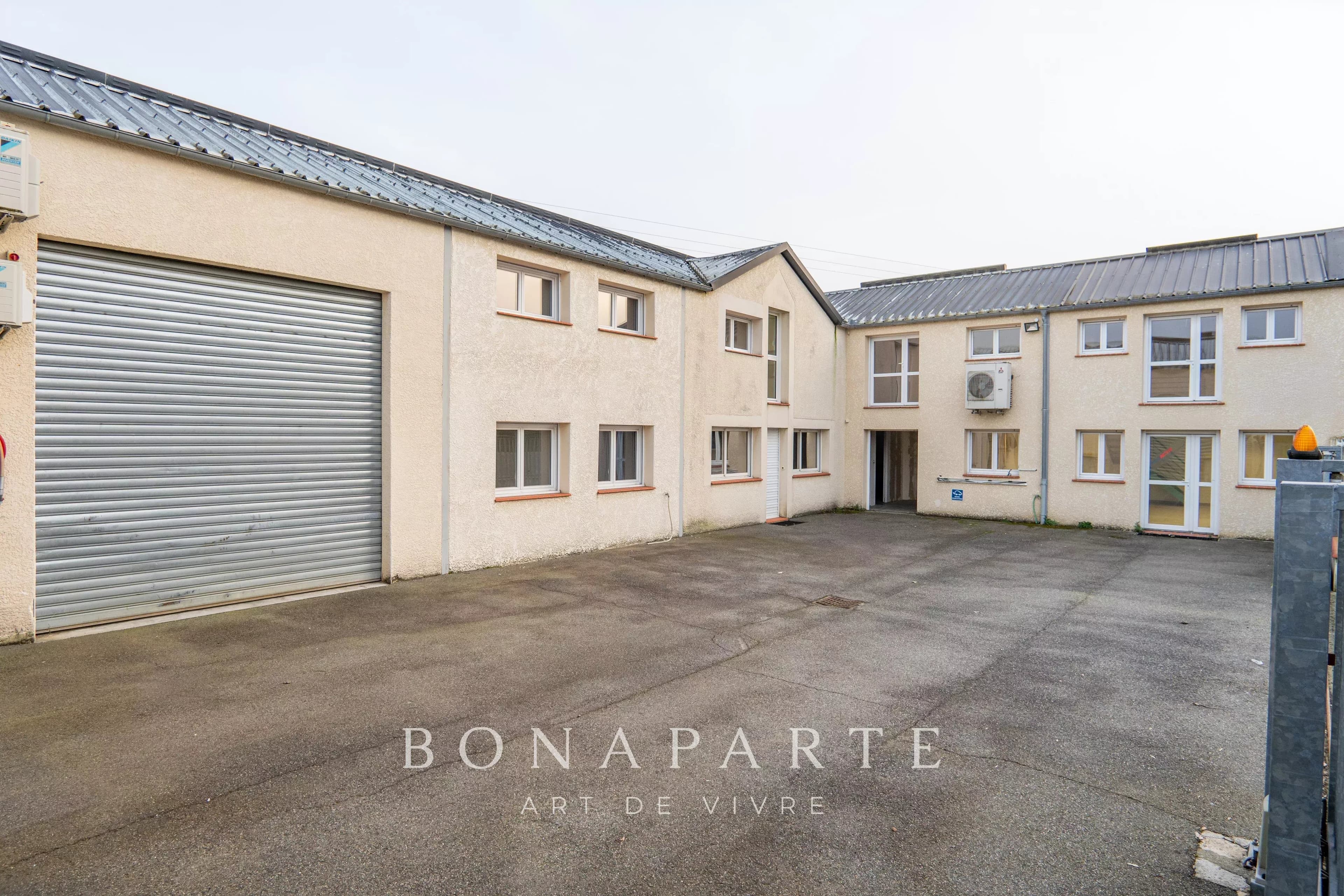 MEILLON – Locaux professionnels avec entrepôt et bureaux – 625 m²