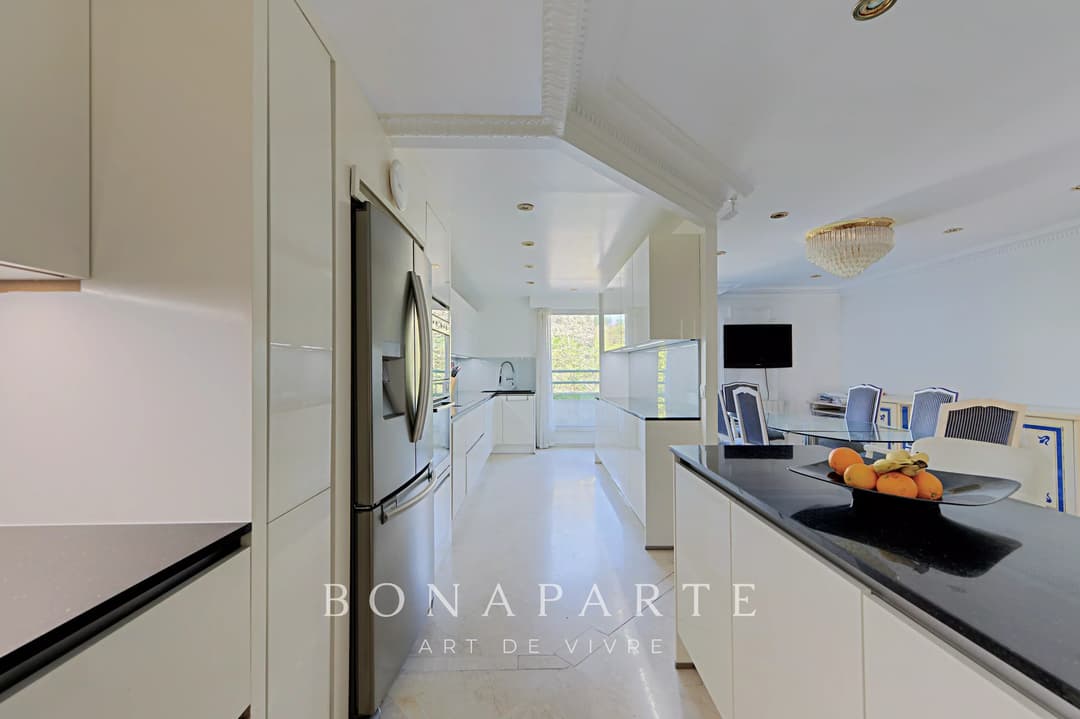 SAINT-CLOUD – CŒUR DE VILLE, ENTRE MARCHÉ ET PARC - Photo 9