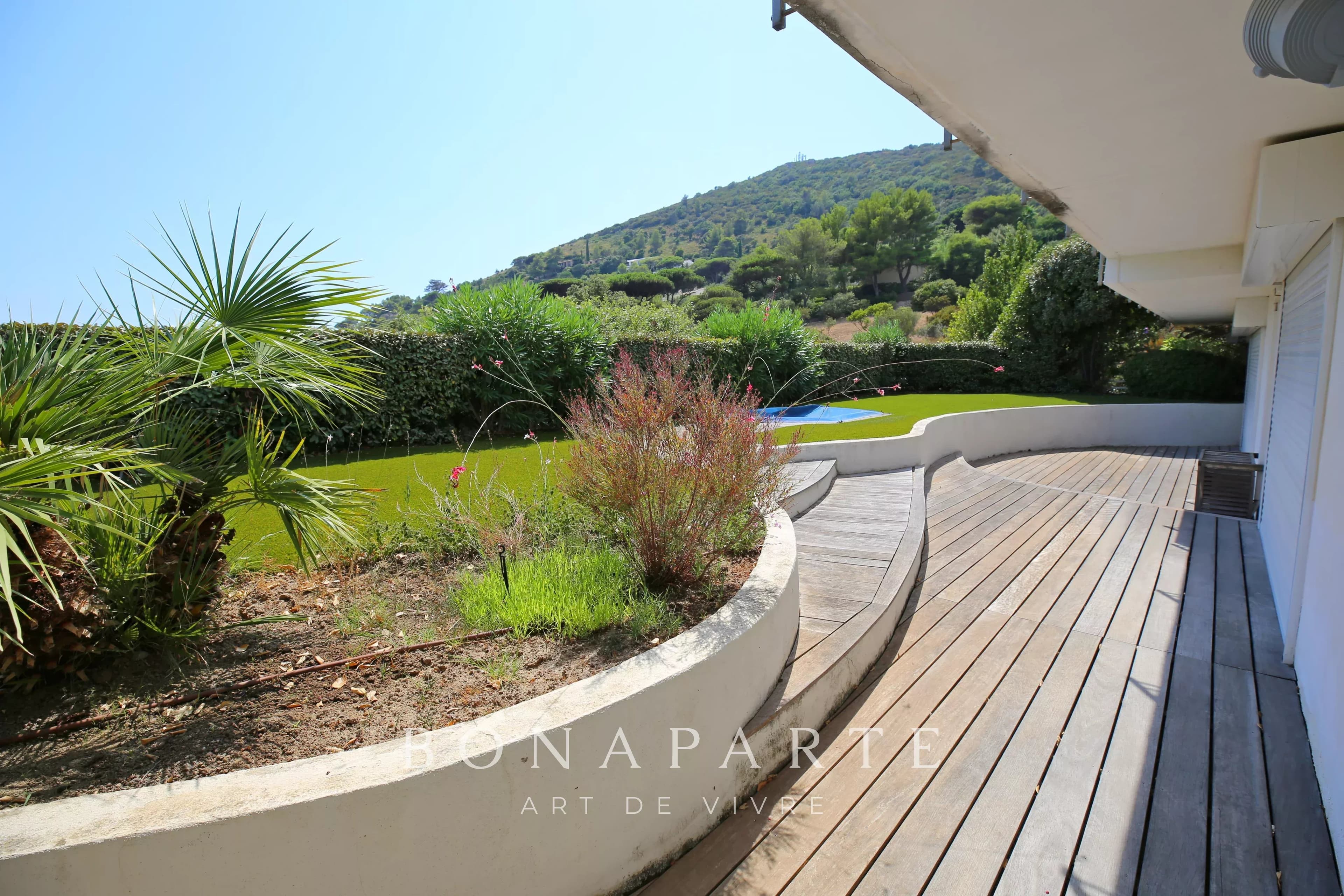 RAMATUELLE - DOMAINE DE L'ESCALET - VILLA CONTEMPORAINE À 150 M DE LA PLAGE - Photo 13
