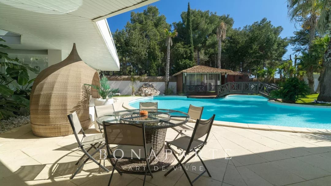 Villa contemporaine d’exception à quelques pas de la mer – Élégance, volumes et art de vivre méditerranéen - Photo 3