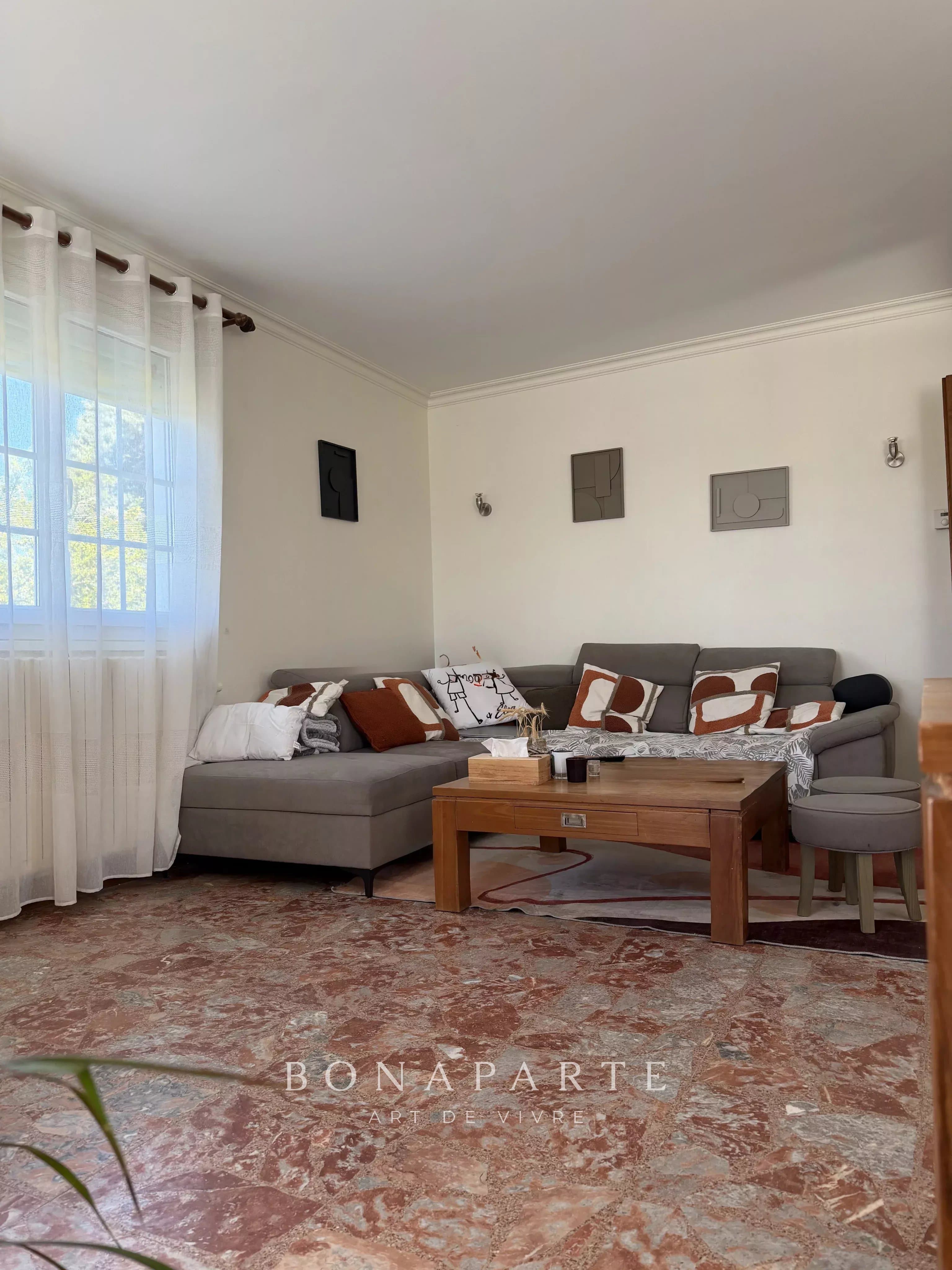 AMBÉRIEUX-EN-DOMBES - MAISON FAMILIALE SPACIEUSE - Photo 5