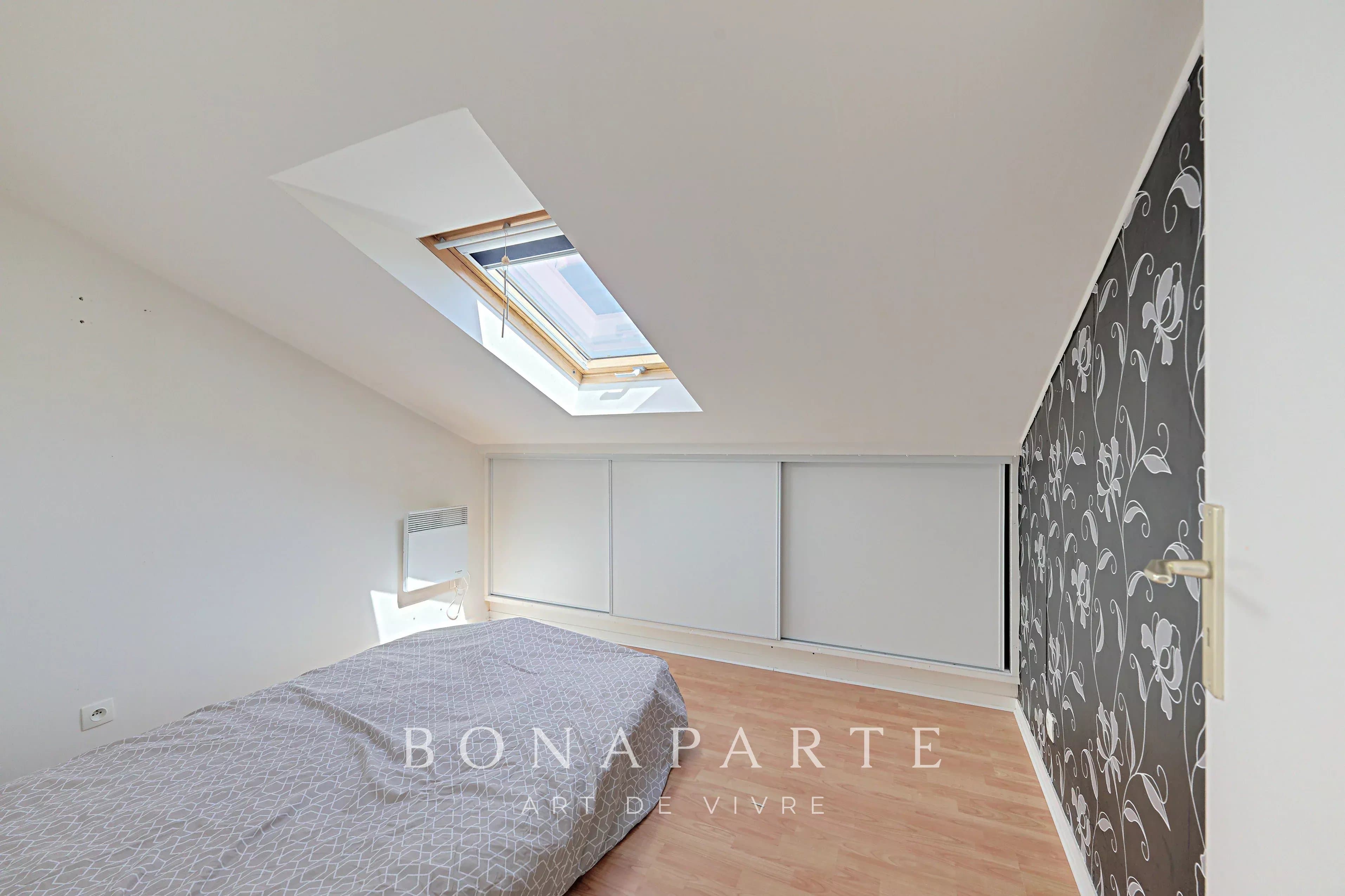 LES CLAYES-SOUS-BOIS - MAISON FAMILIALE - 8 PIECES - Photo 15
