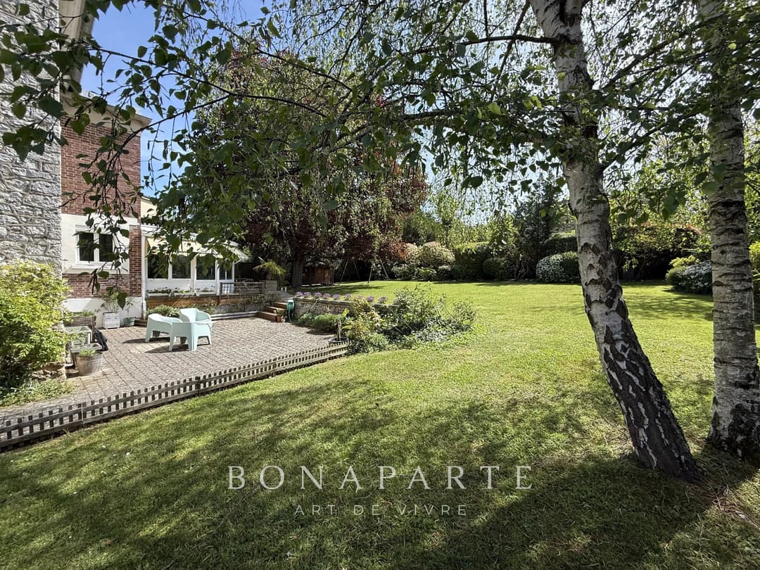 Maison de maître en meulière – 264 m² – Parc arboré de 1 440 m² à 40 min de Paris - Photo 3