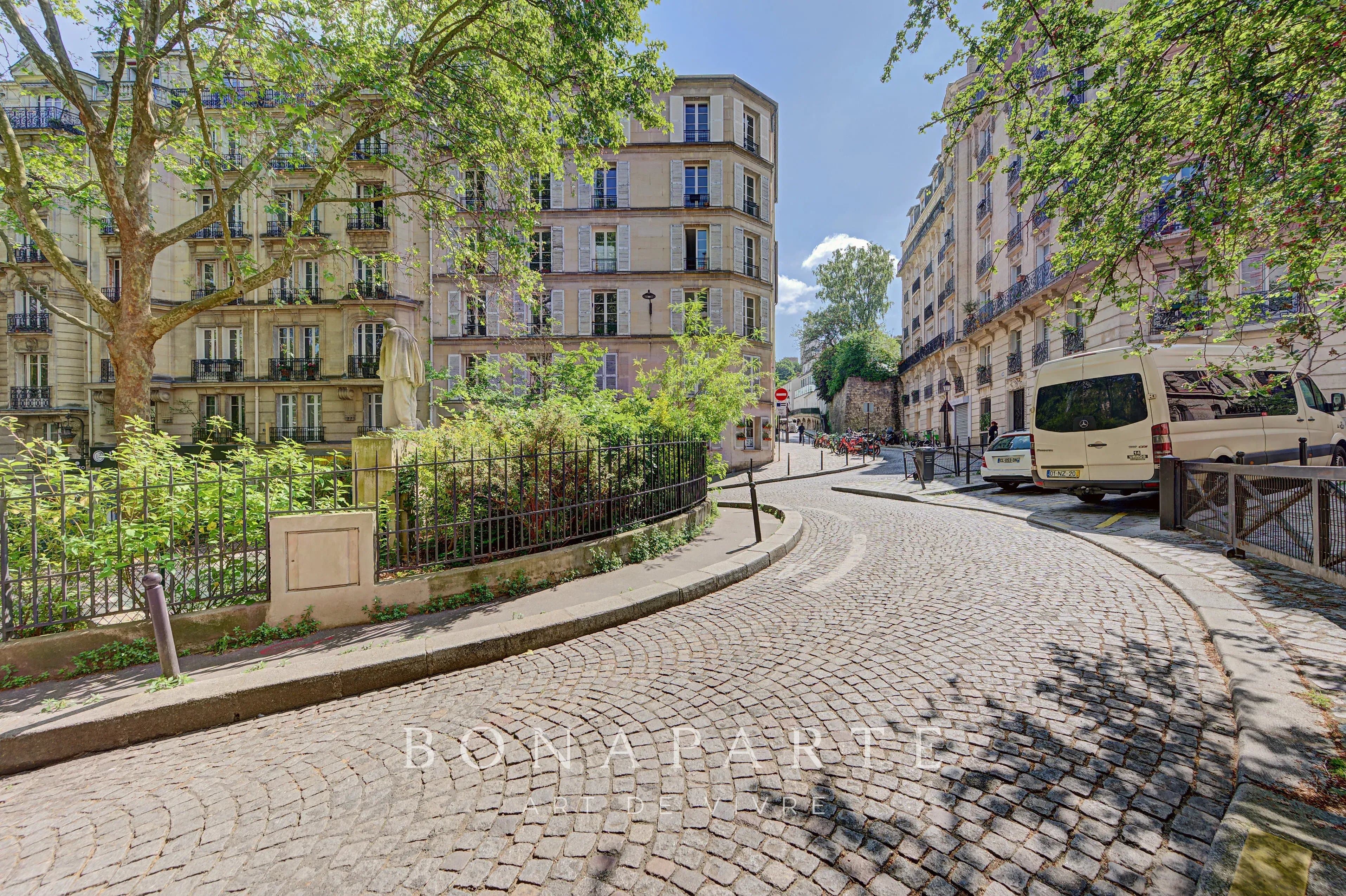 MONTMARTRE - PLACE CONSTANTIN-PECQUEUR - Photo 1