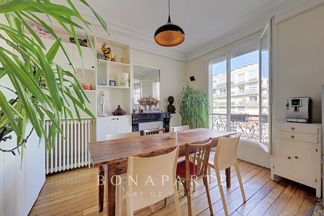 Paris 14e – Haussmannien, étage élevé avec ascenseur, balcon et vue dégagée - Photo 12