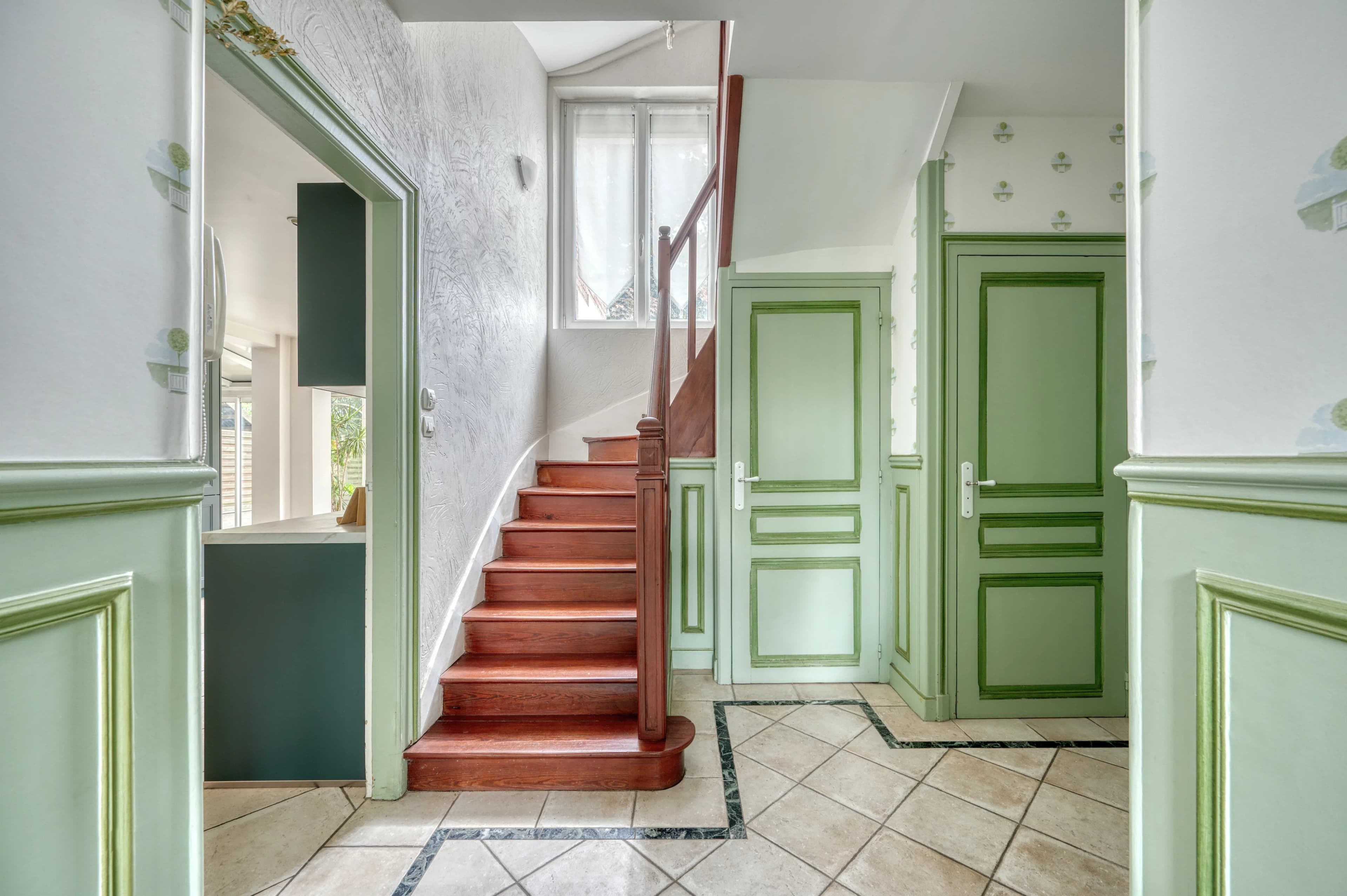 Maison de maître en meulière – 264 m² – Parc arboré de 1 440 m² à 40 min de Paris - Photo 12