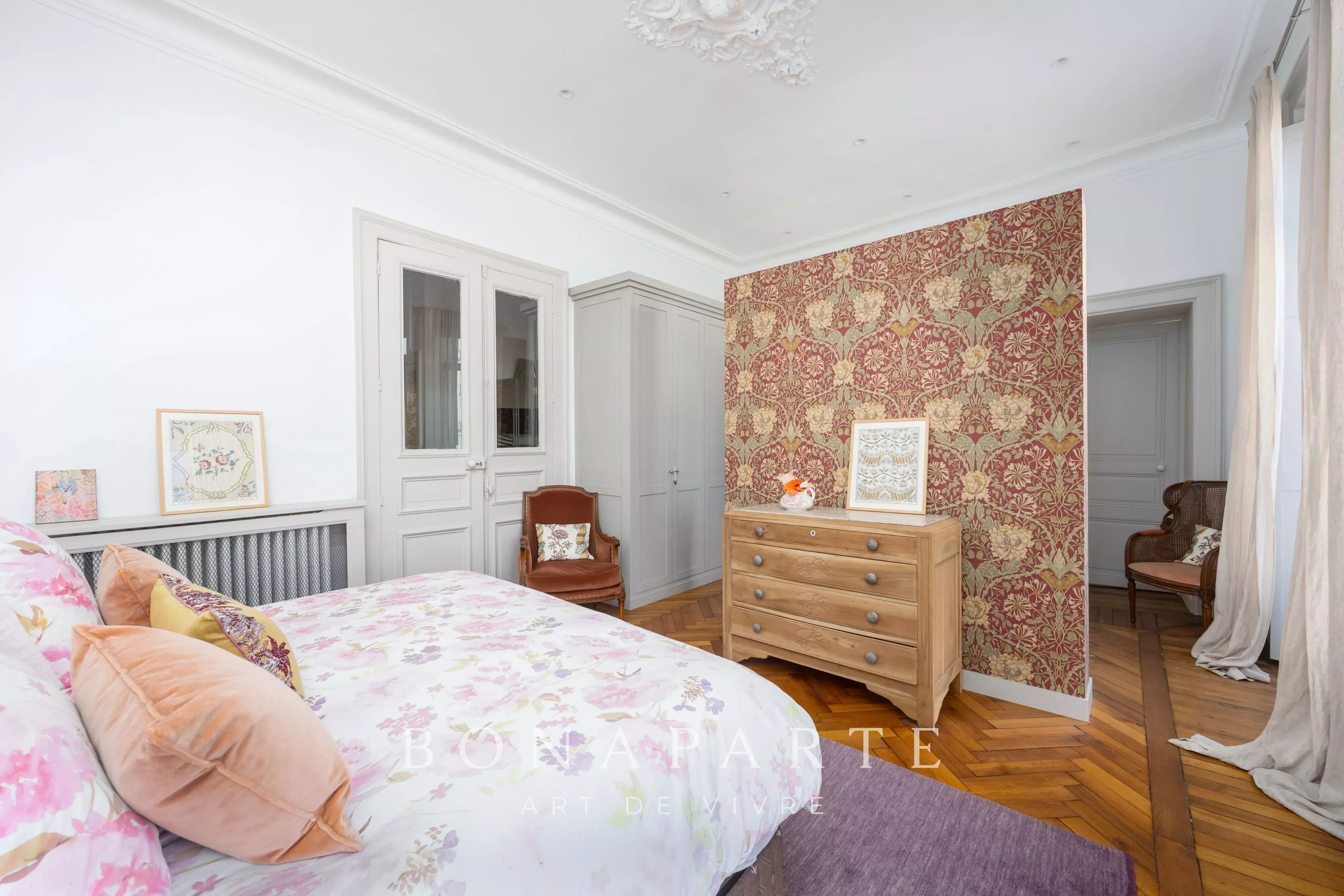 HYPER CENTRE - APPARTEMENT DE STANDING ENTIEREMENT RENOVE - Photo 5