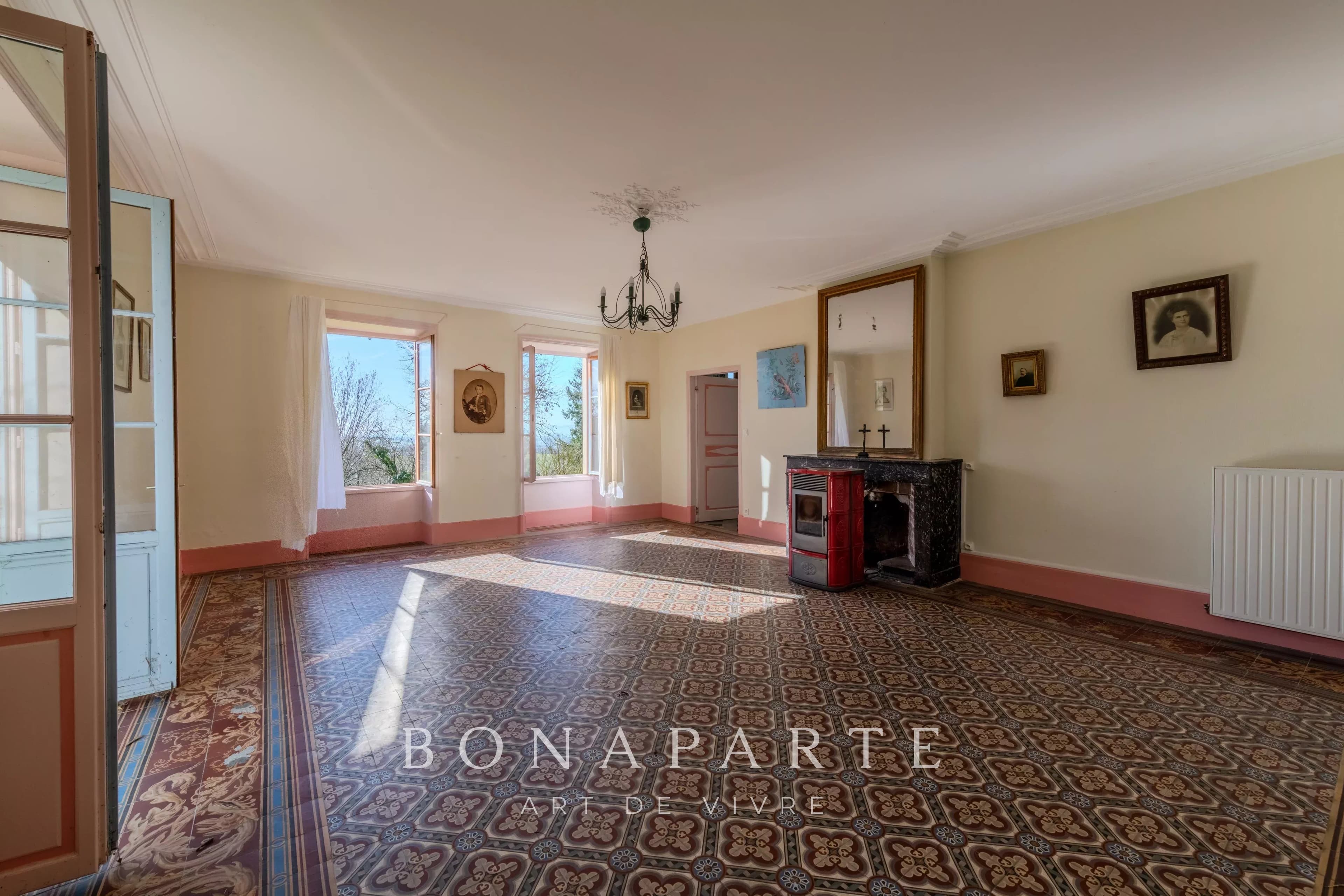 BÂTISSE DE CHARME AVEC PARC ARBORÉ ET DÉPENDANCES - Photo 7