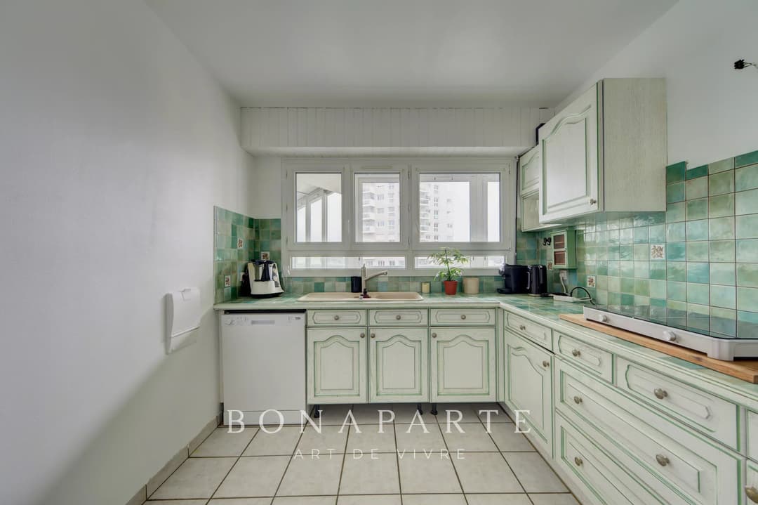 MARLY-LE-ROI - APPARTEMENT 4 PIECES - AVEC CAVE, PARKING ET GARAGE - Photo 5