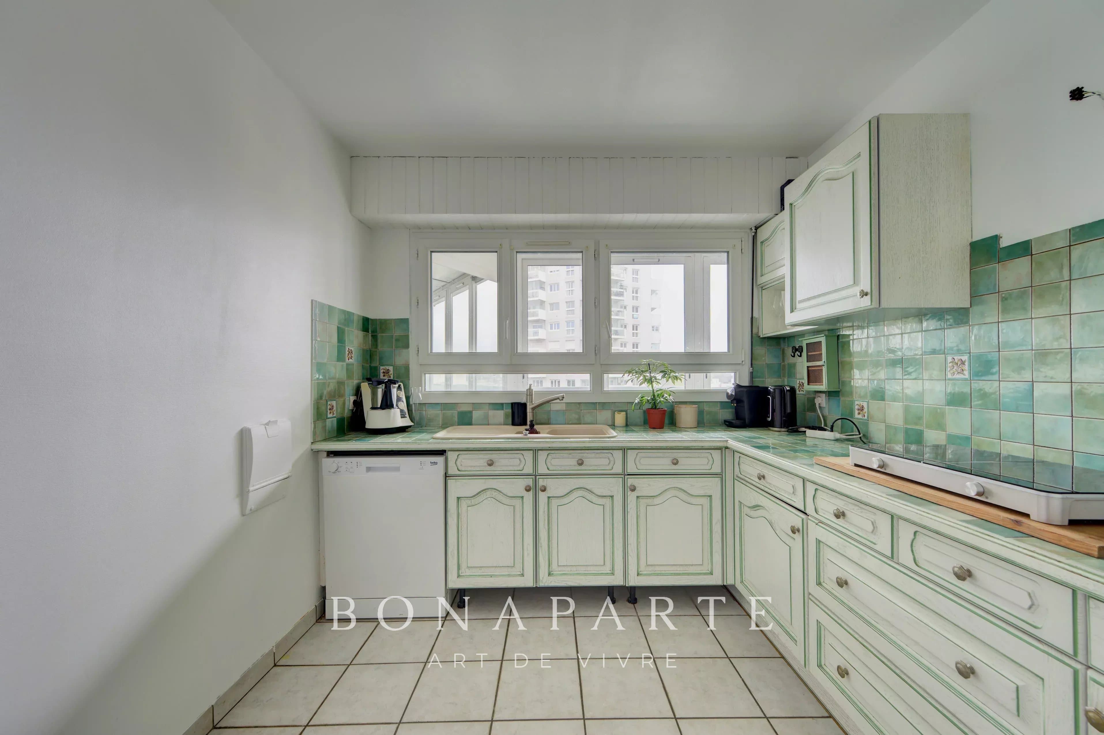 MARLY-LE-ROI - APPARTEMENT 4 PIECES - AVEC CAVE, PARKING ET GARAGE - Photo 5