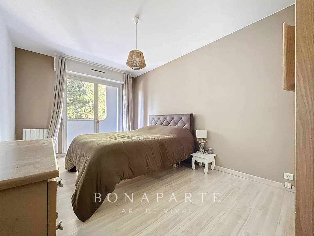 GEX CENTRE - APPARTEMENT LUMINEUX RENOVE - Photo 8