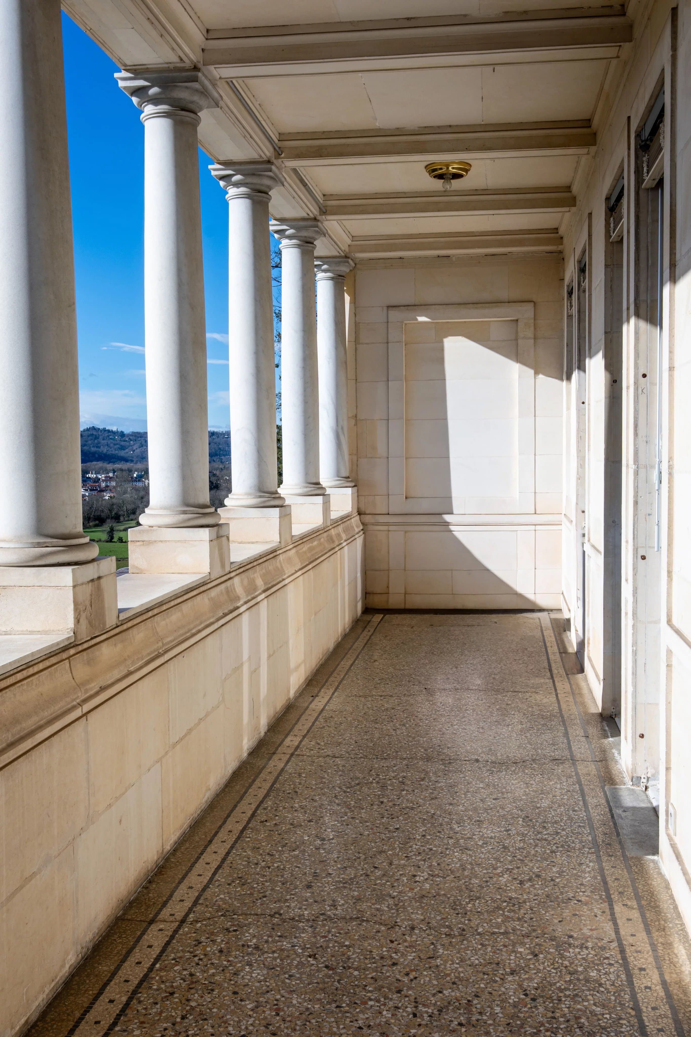 PAU – PALAIS SORRENTO – DERNIER ÉTAGE AVEC ROOFTOP ET VUE 360° - Photo 12