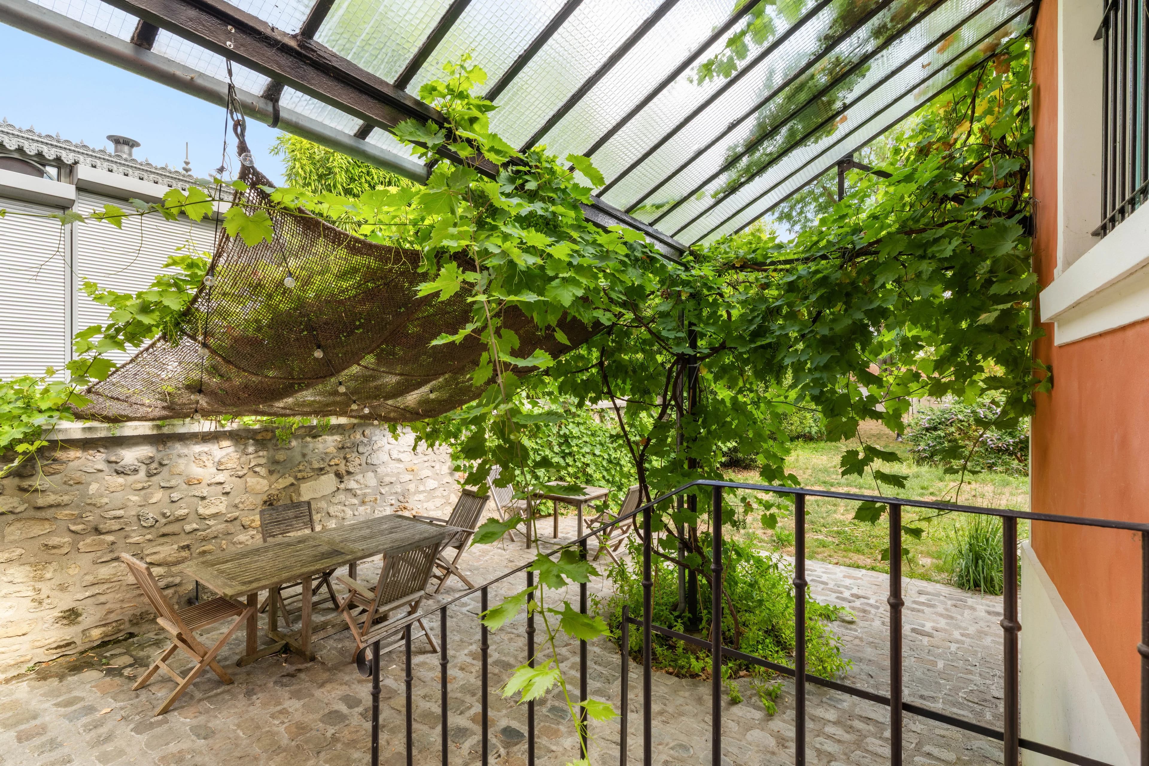 Meulière de charme familiale sur terrain constructible - Photo 27