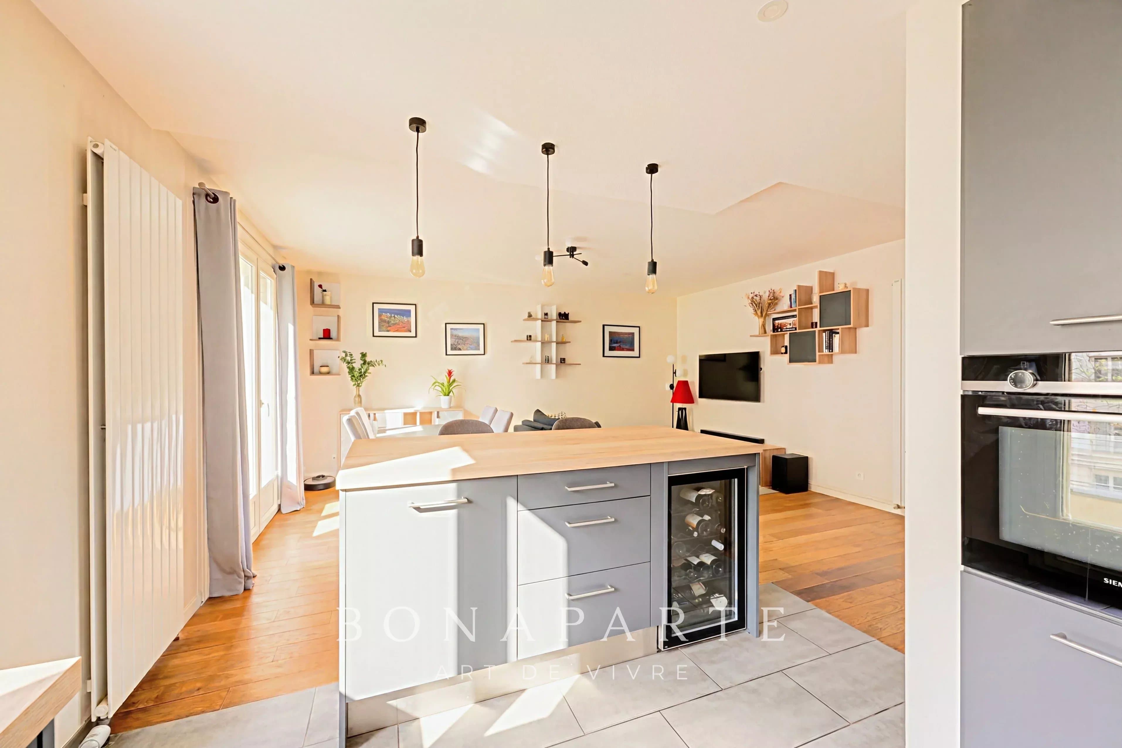 Trois pièces traversant avec balcons - Photo 9