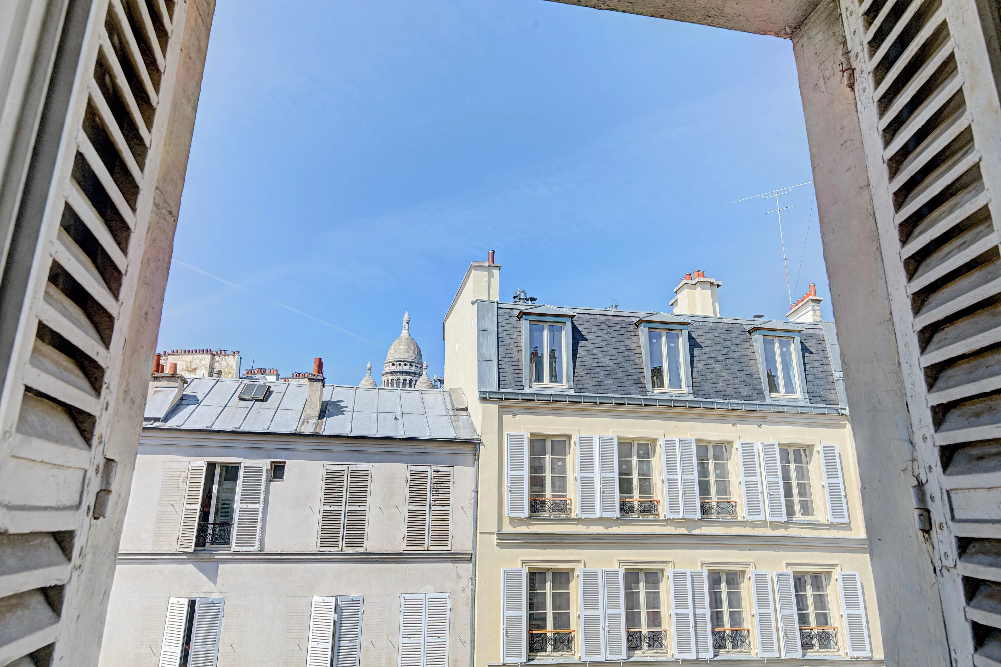 PARIS 18 -  RUE RAMEY - 4 chambres - Photo 10