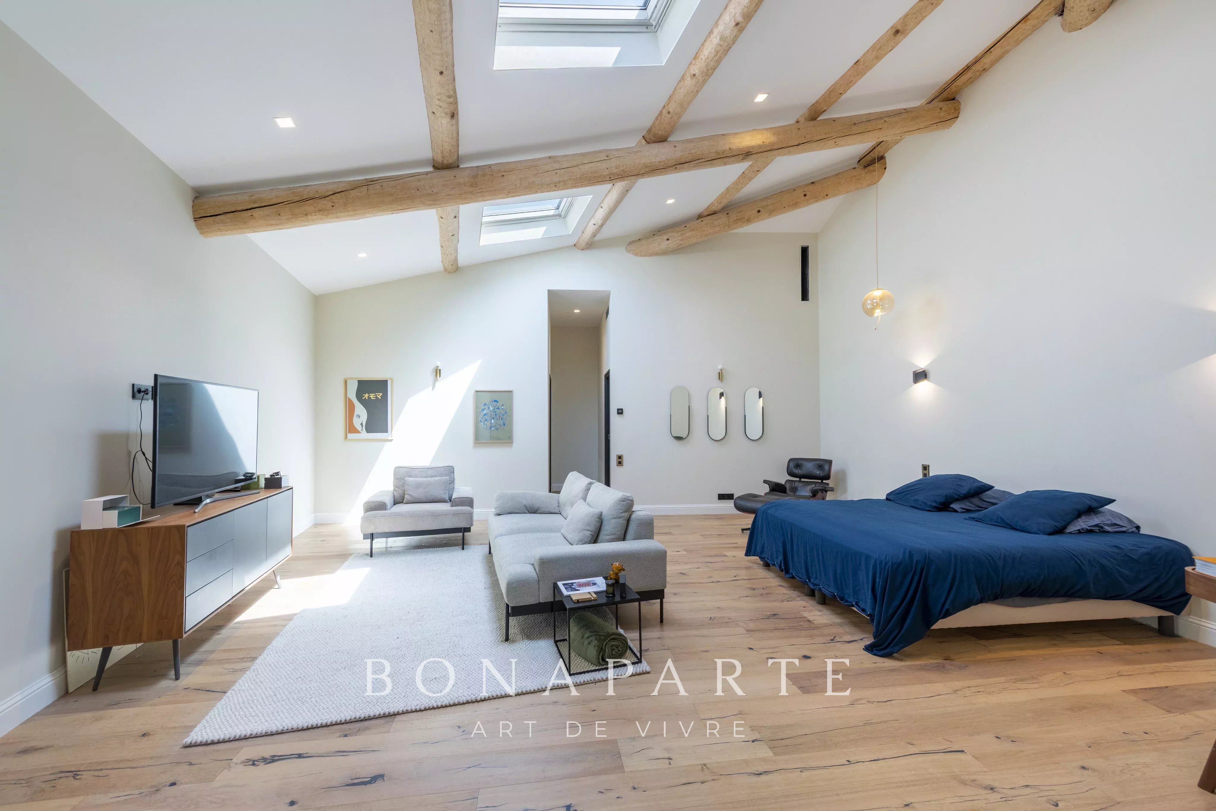 RARE : Superbe propriété en pierre d'une surface totale de plus de 450 m² entièrement rénovée - Photo 18