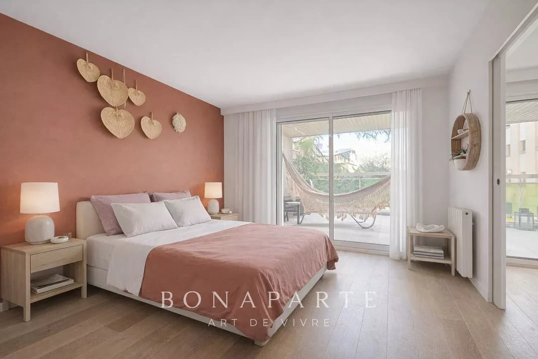 Appartement traversant avec deux terrasses - Photo 11