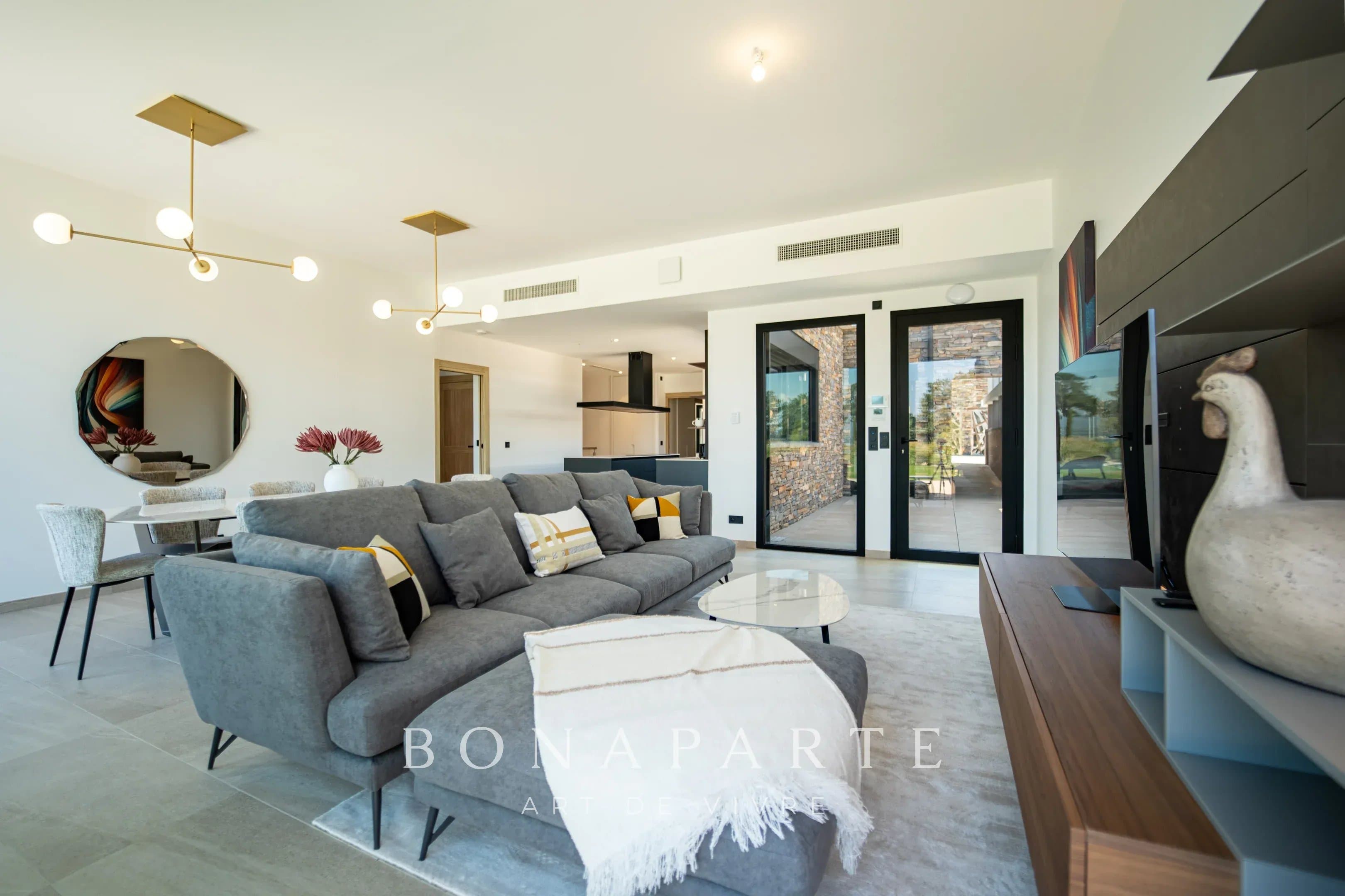 GASSIN - Superbe appartement contemporain avec piscine - Photo 14