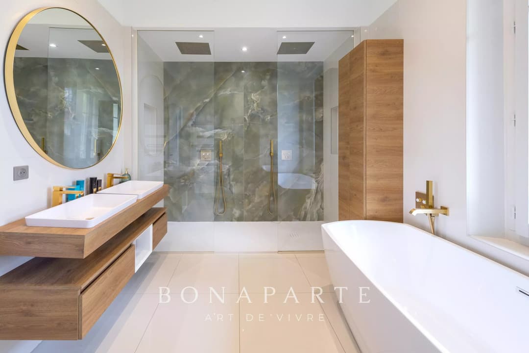 Exclusivité : Villa Belle Époque rénovée – Élégance, mer et emplacement d’exception - Photo 14