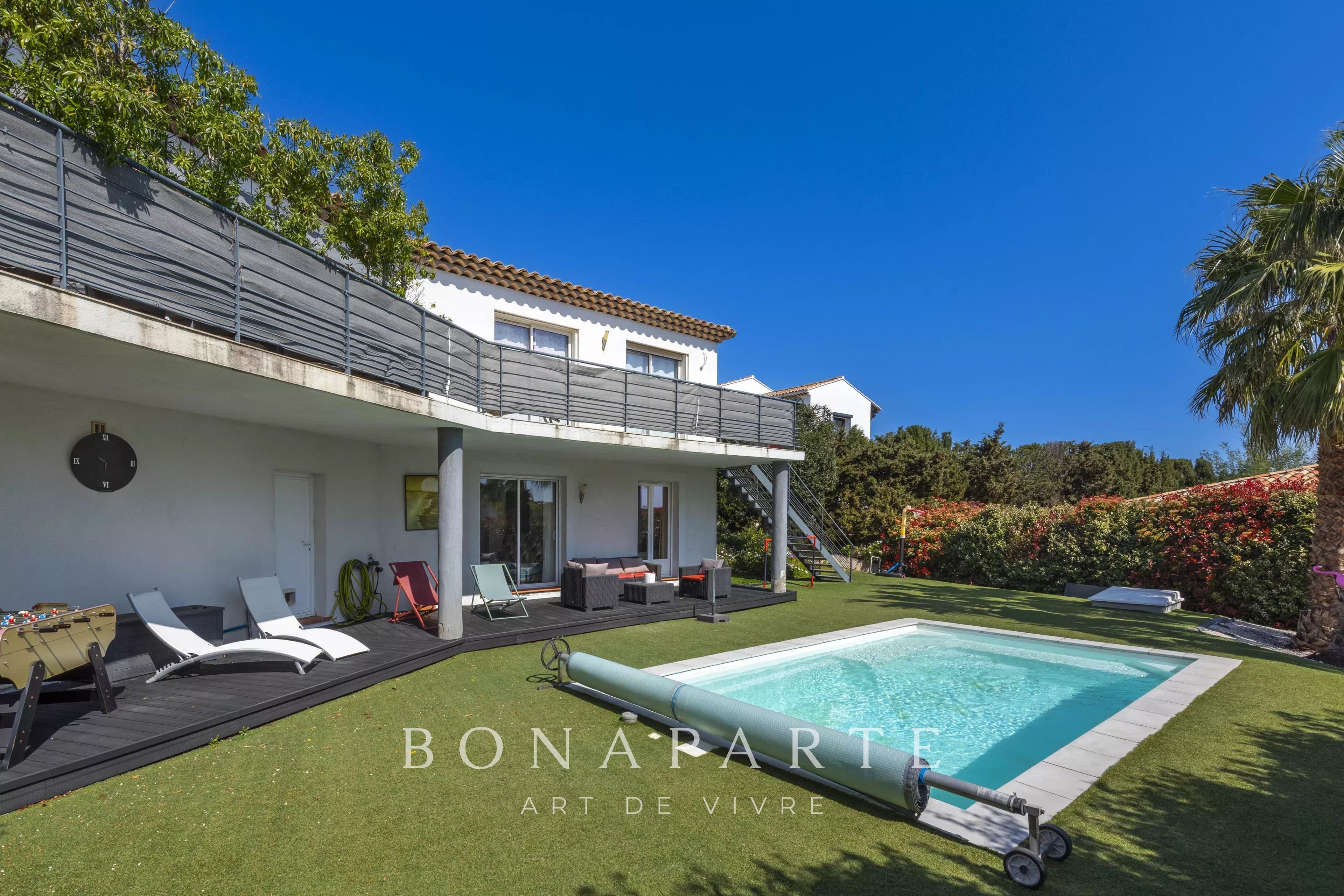 SAINT-AYGULF - Villa récente avec appartement indépendant - Photo 4