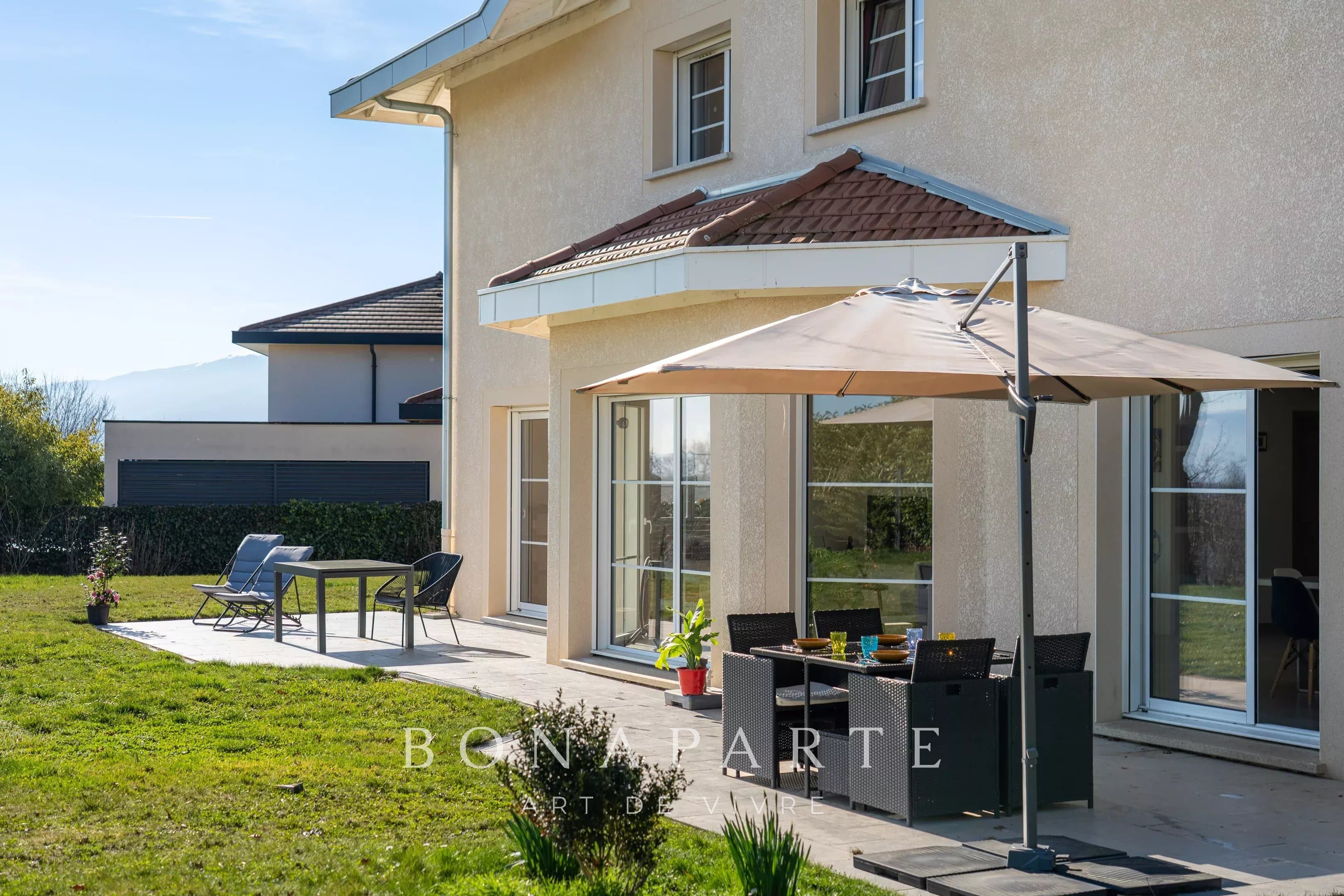 CESSY - MAISON P6 DE 240 M² - VUE PANORAMIQUE ALPES ET MONT-BLANC